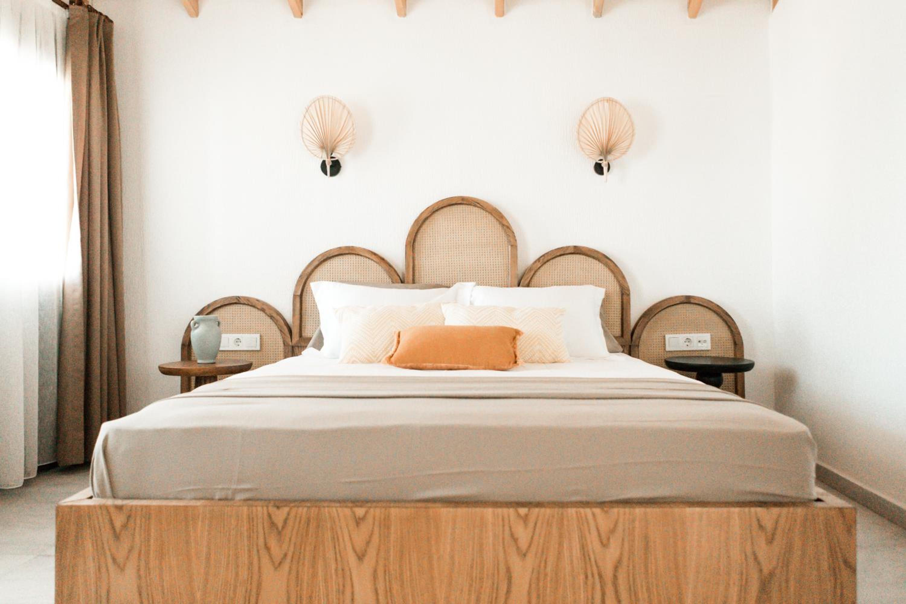 Double Room with Balcony - Photo 9