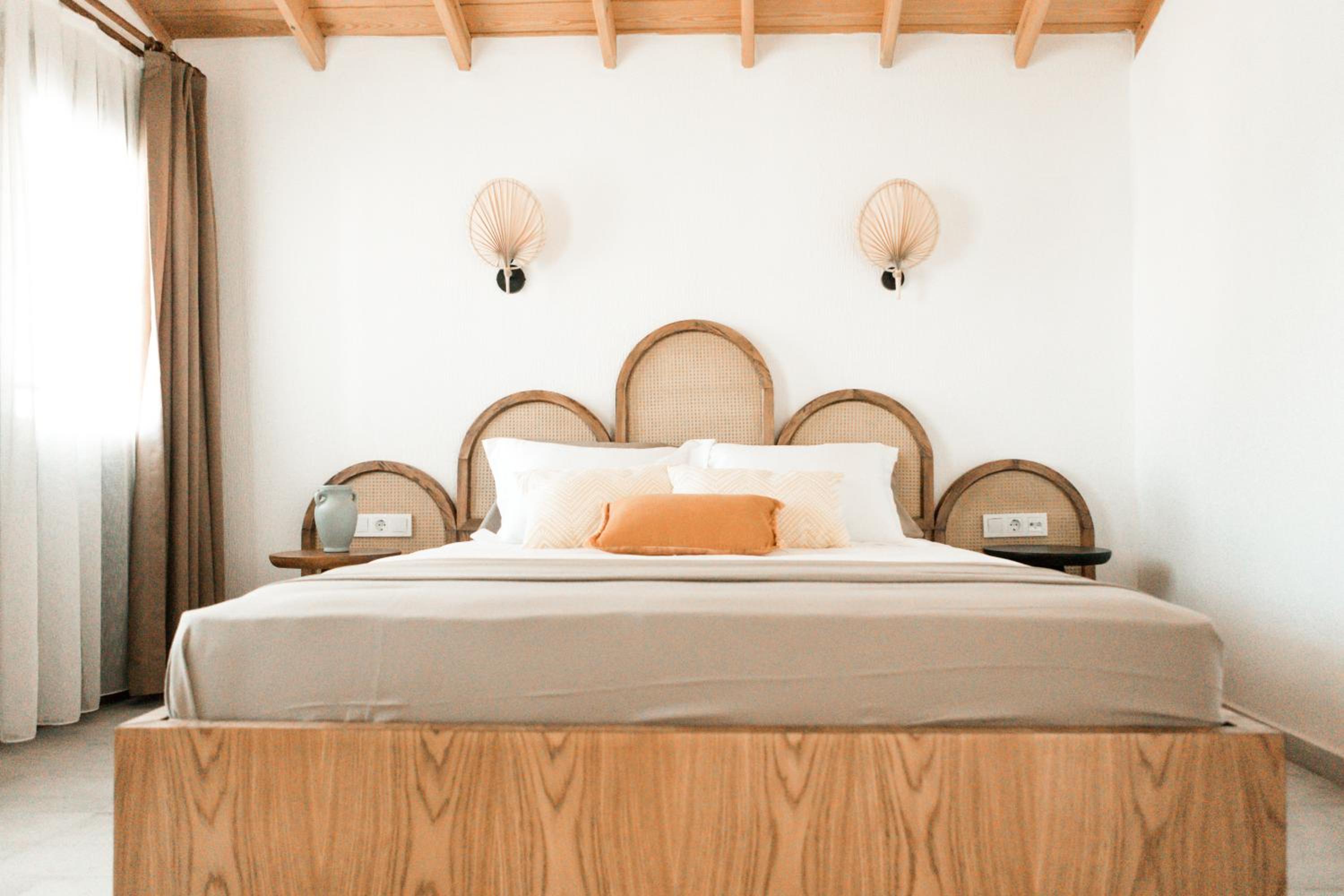 Double Room with Balcony - Photo 3