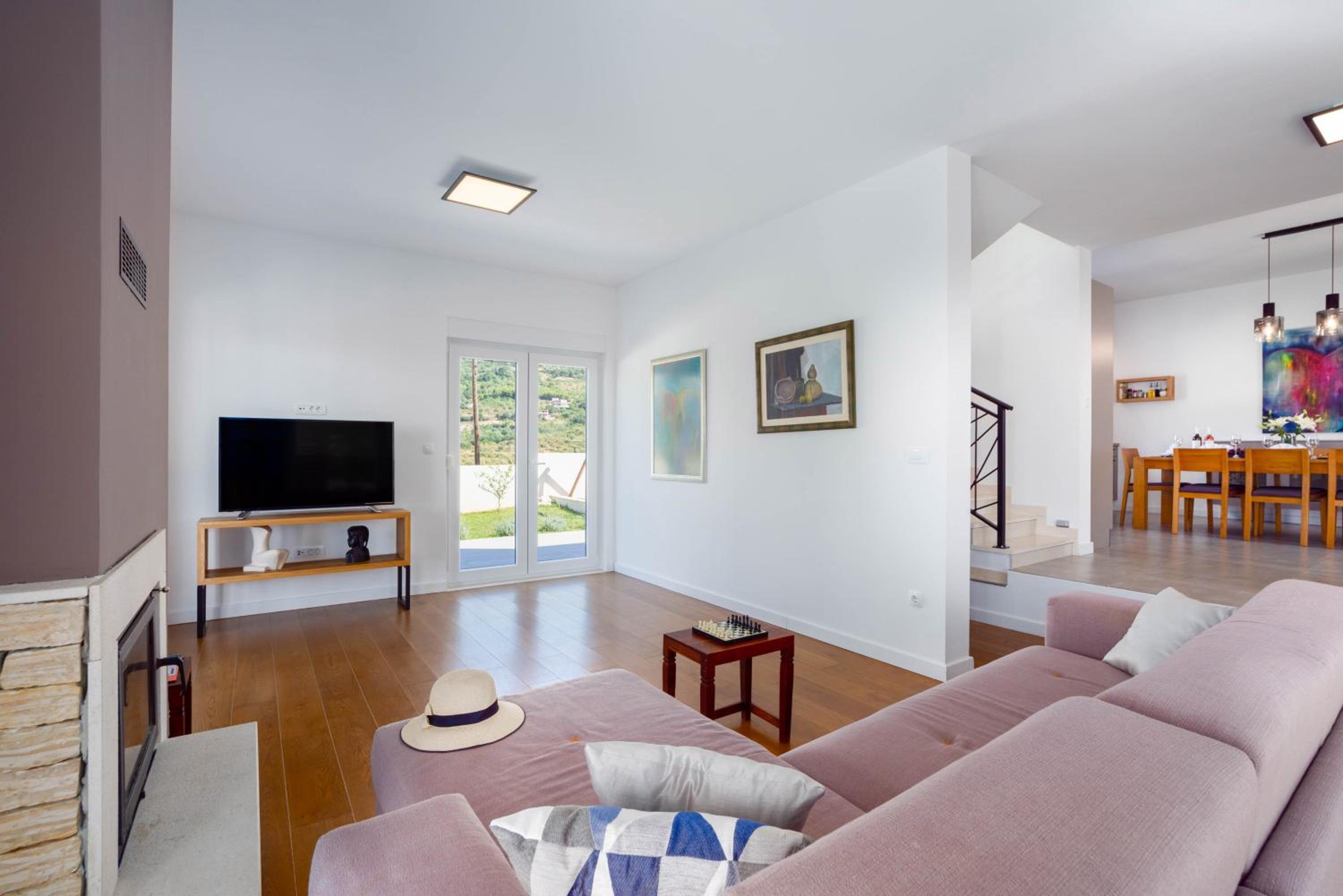 Villa photo 1