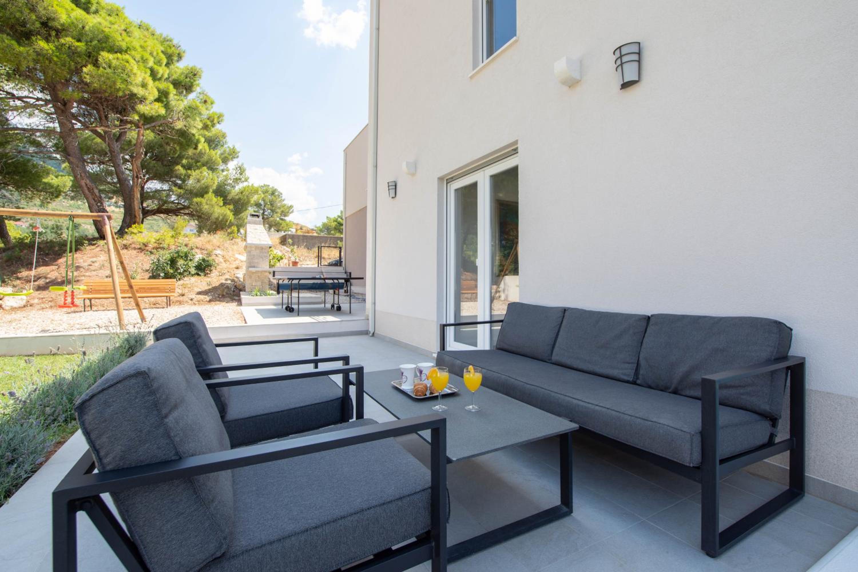 Villa photo 2