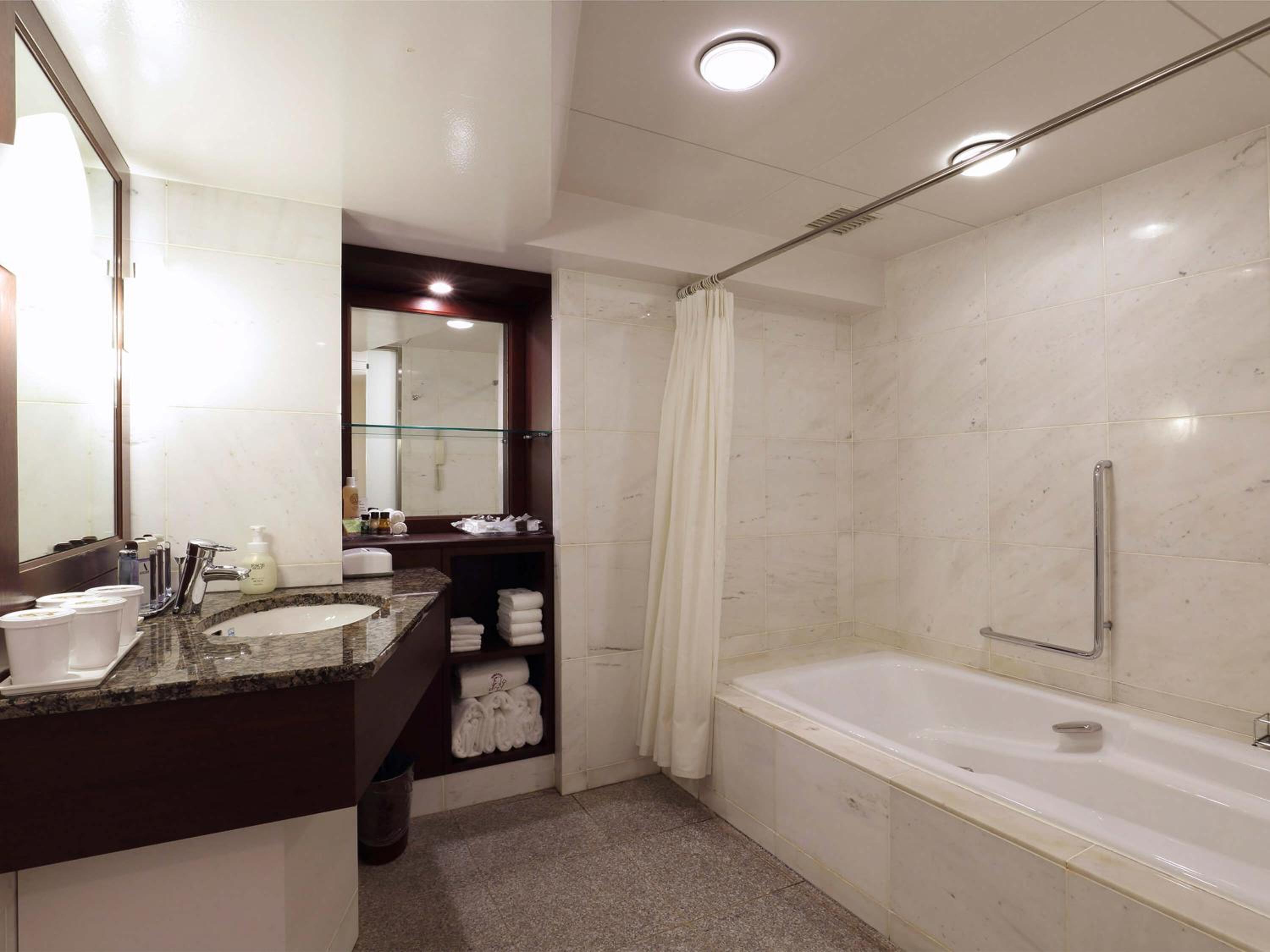 Deluxe Triple Room - Non-Smoking photo 3