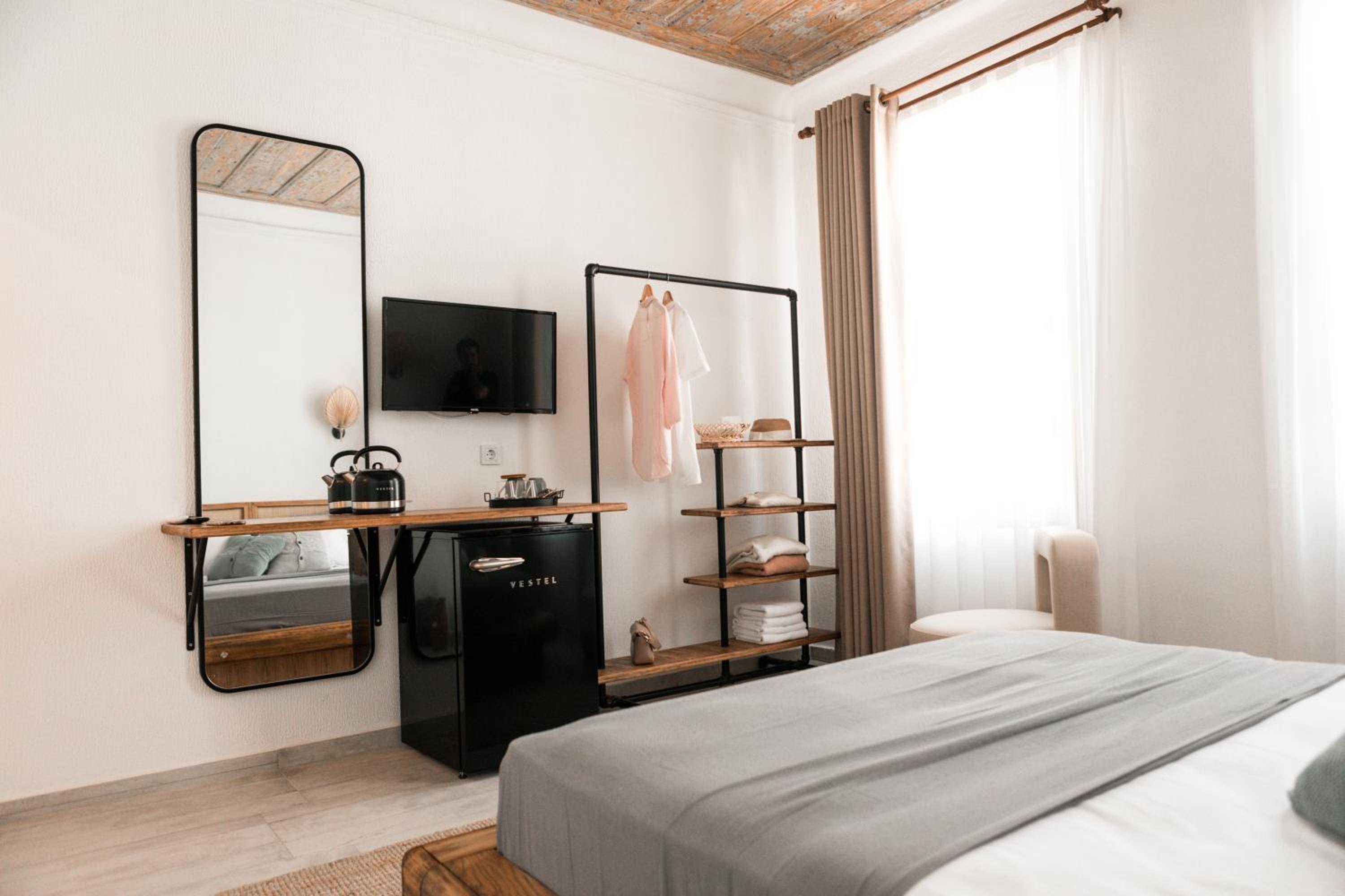 Deluxe Room - Photo 1