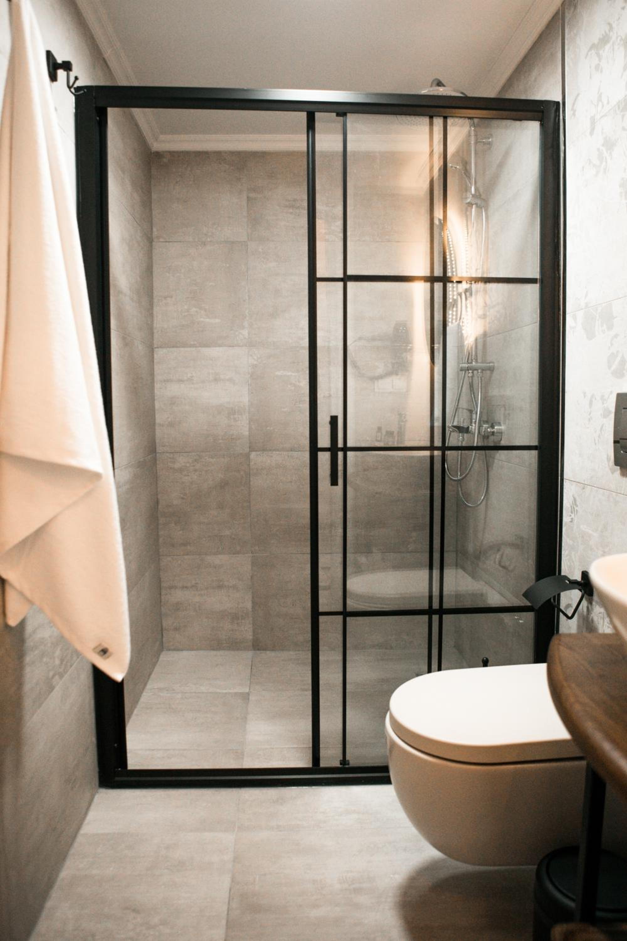 Deluxe Room - Photo 6