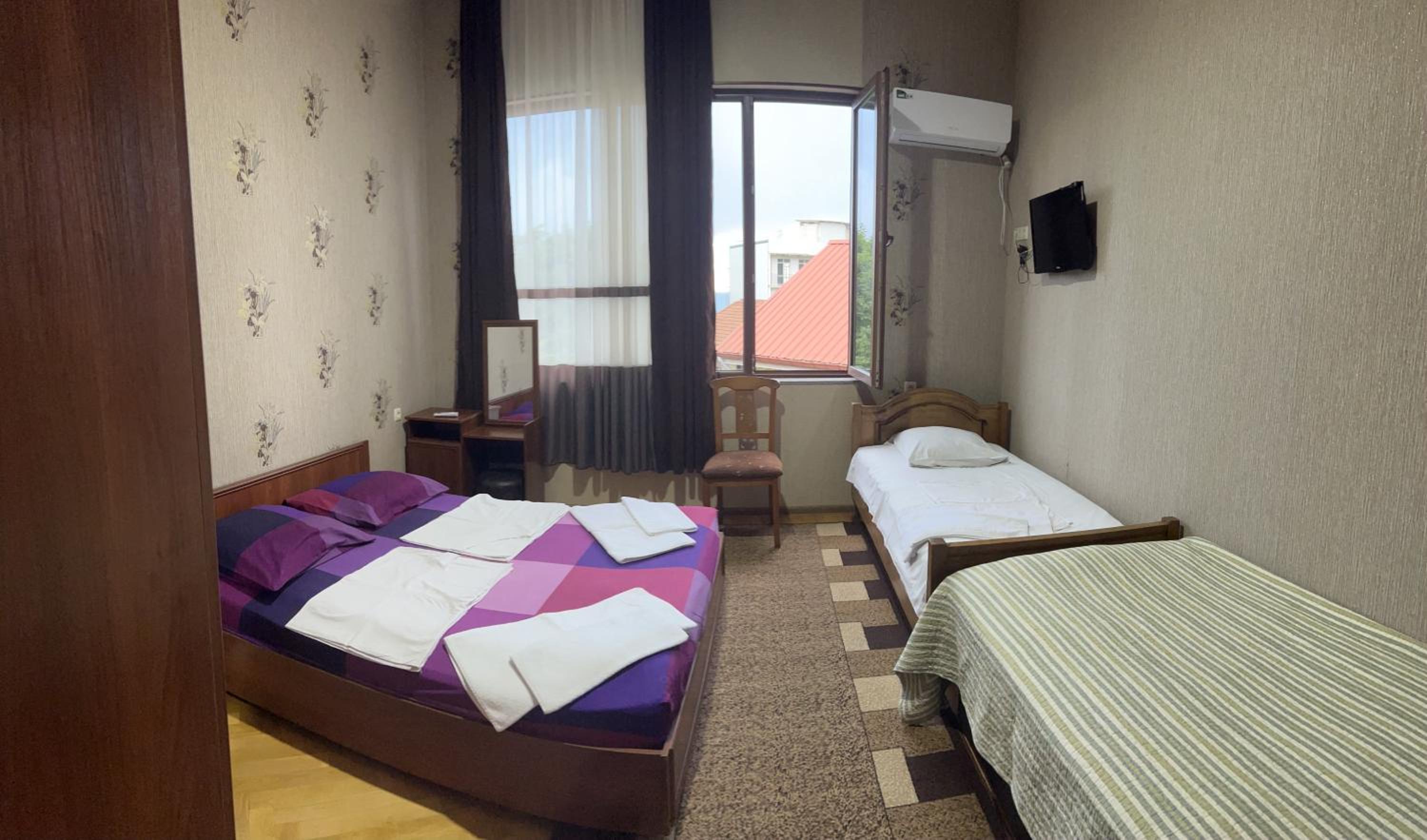 Quadruple Room with Private External Bathroom photo 3