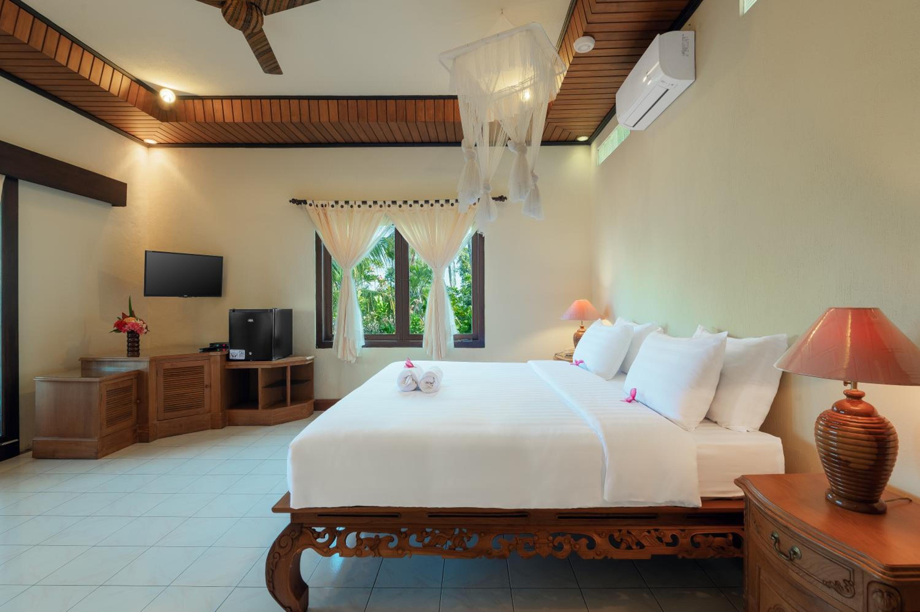 One-Bedroom Villa - Photo 2