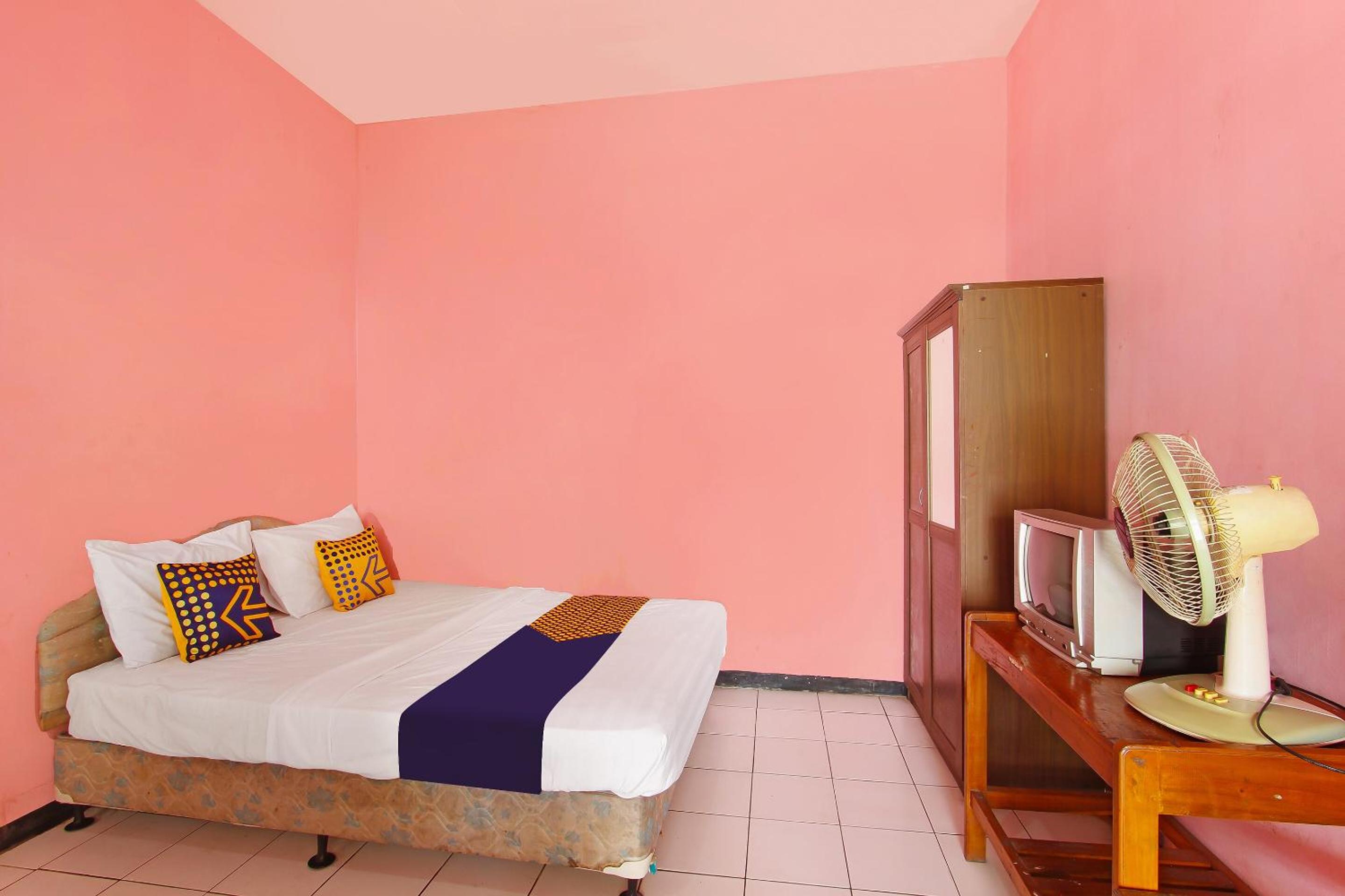 Budget Double Room photo 1