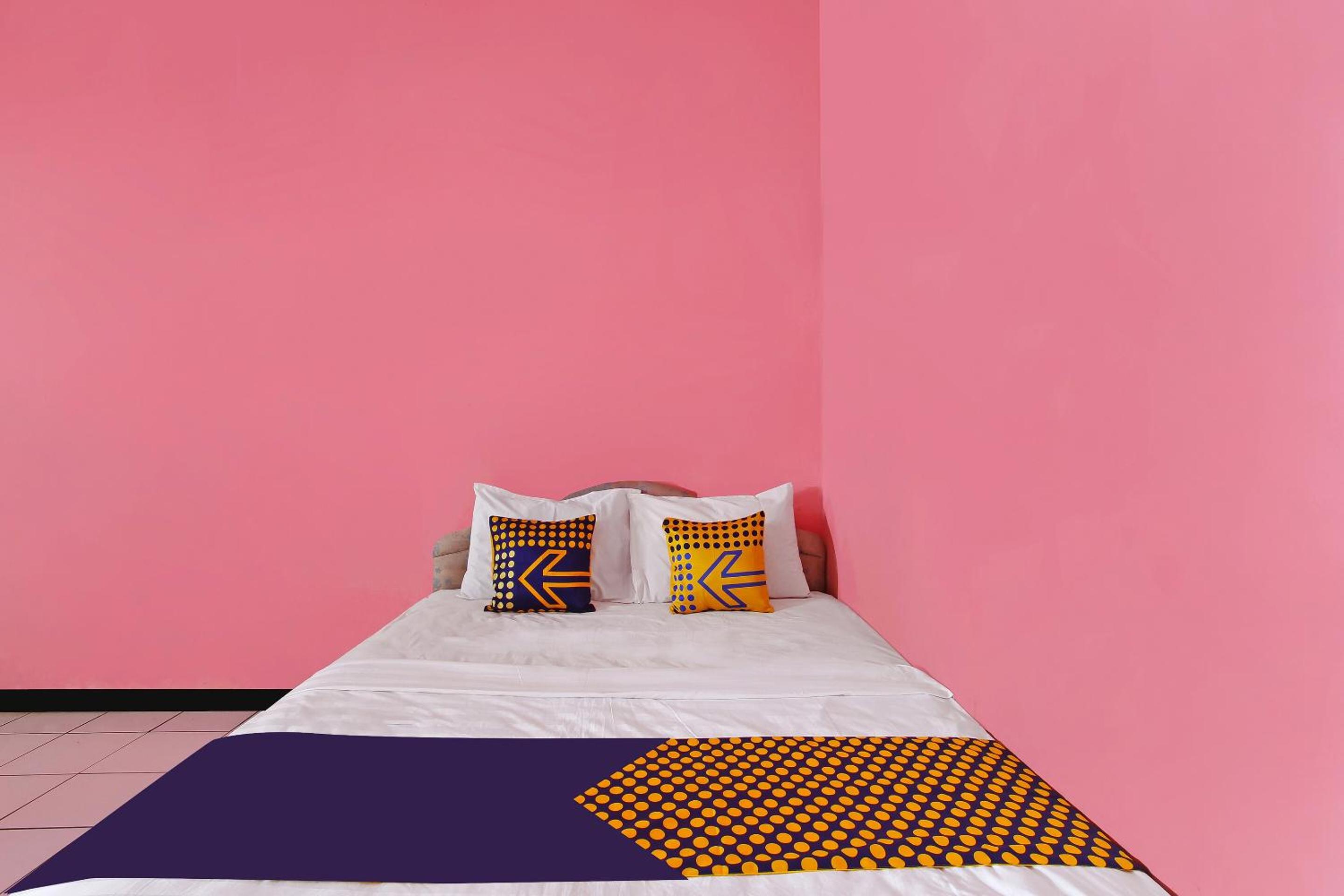 Budget Double Room photo 3