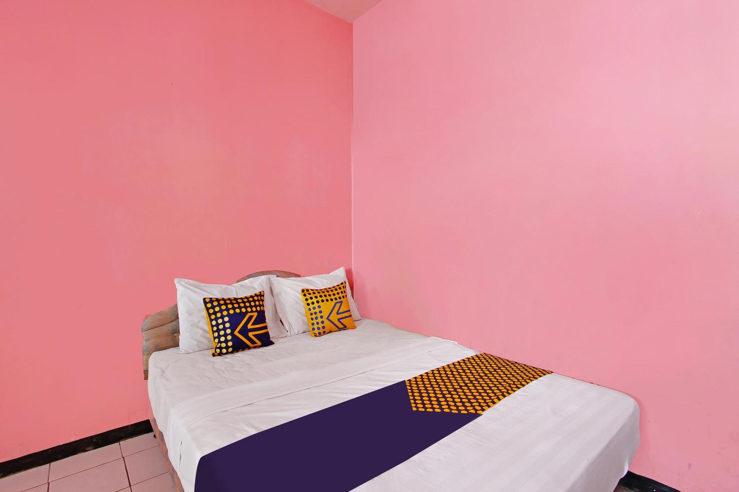 Budget Double Room photo 2
