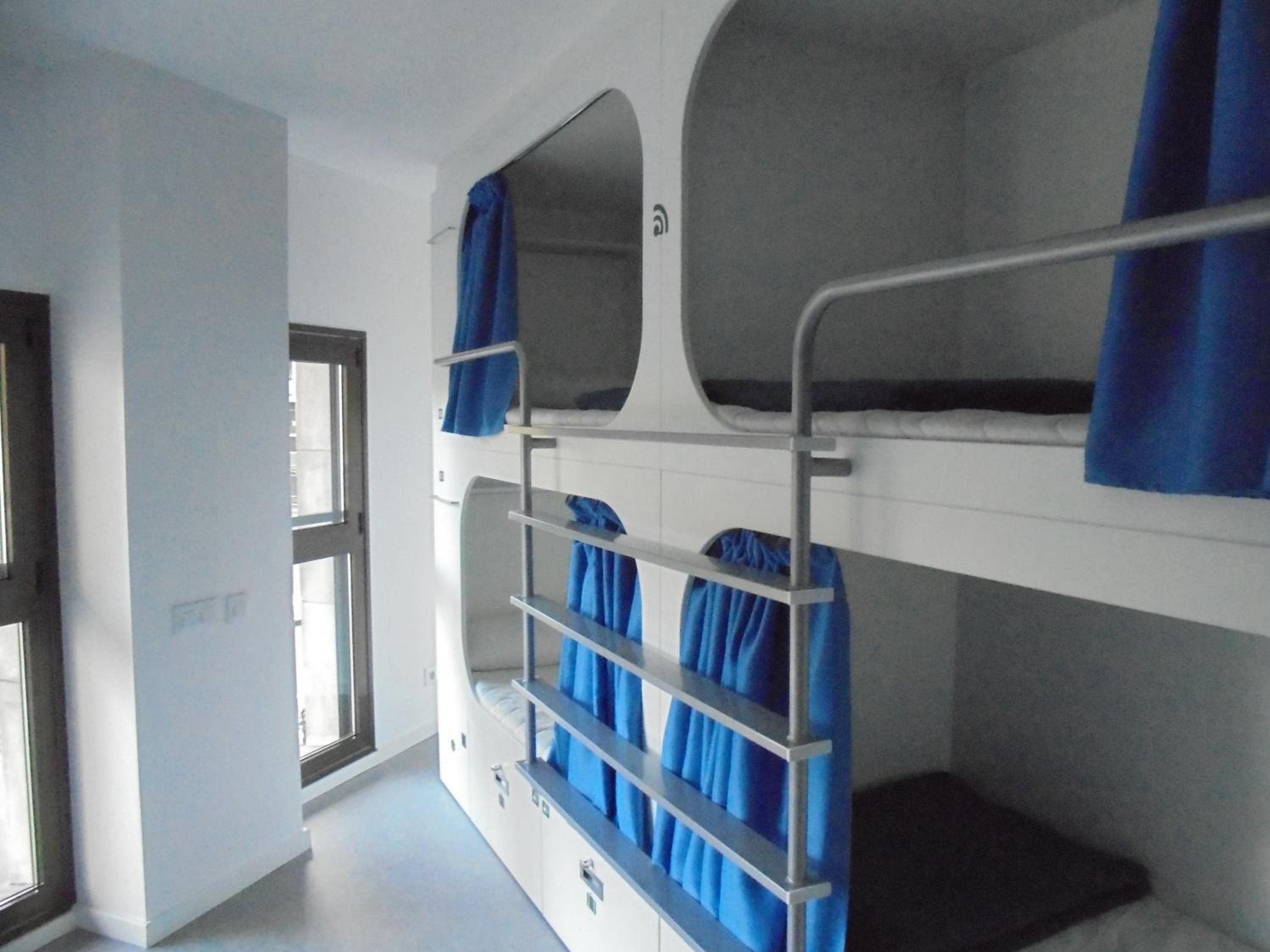 Bed in 8-Bed Mixed Dormitory Room photo 2