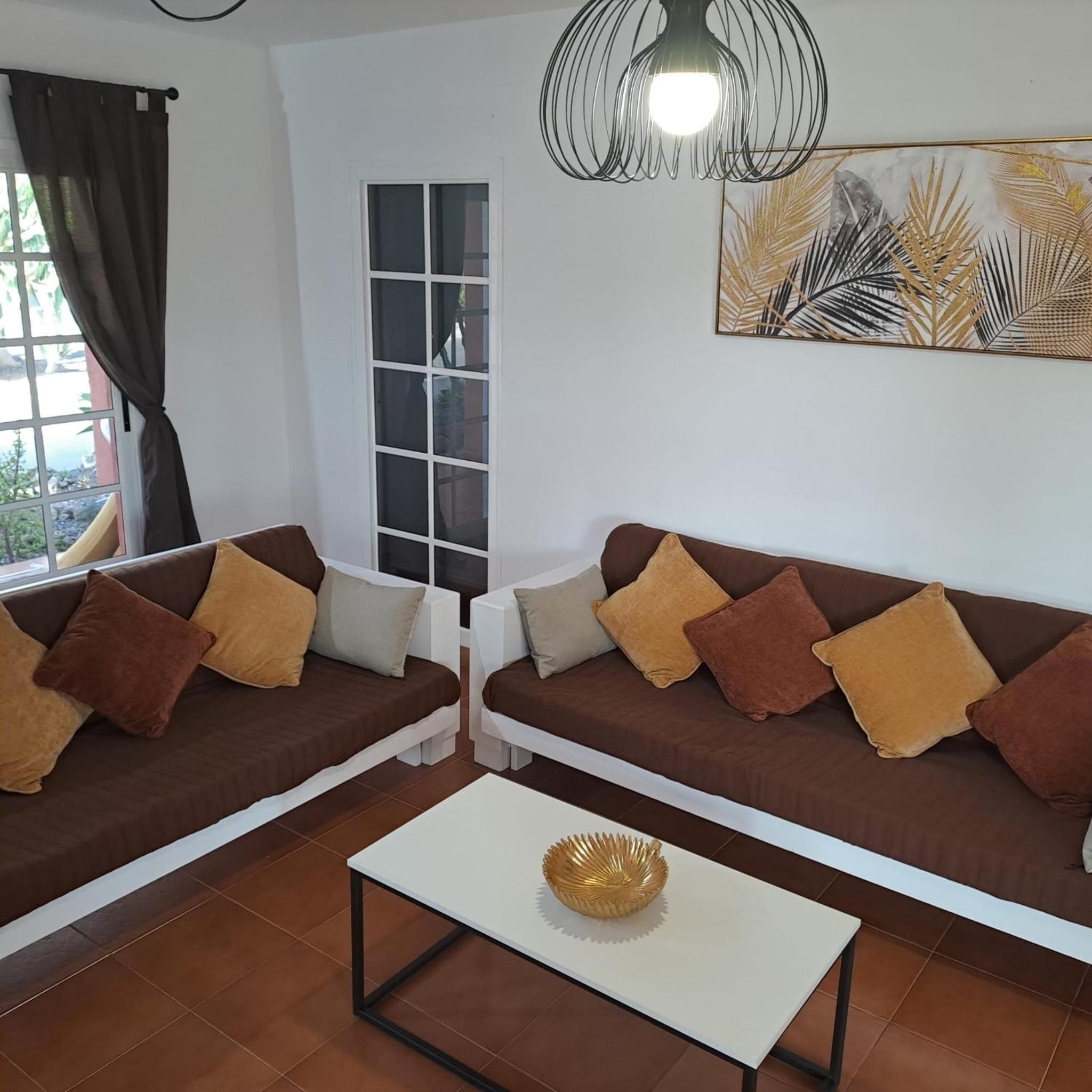 Three-Bedroom House photo 2