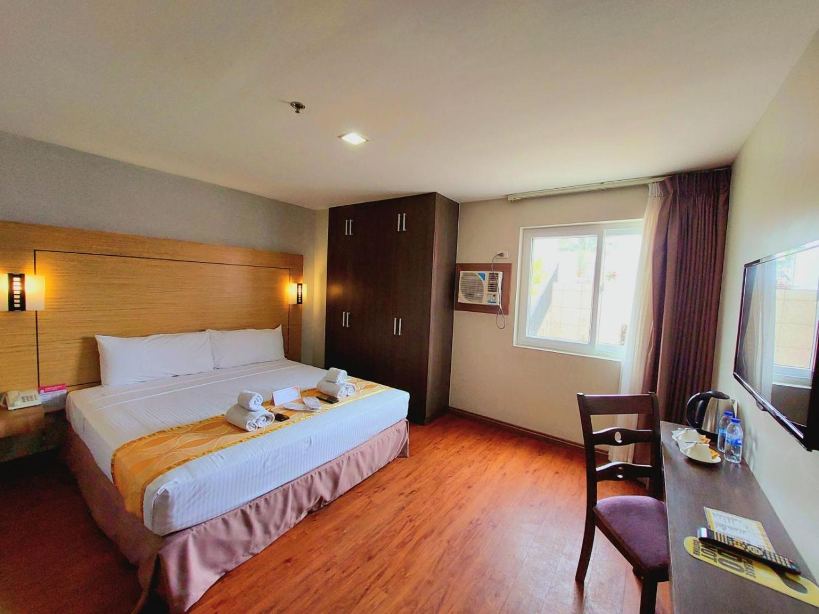 Superior King Room - Photo 4