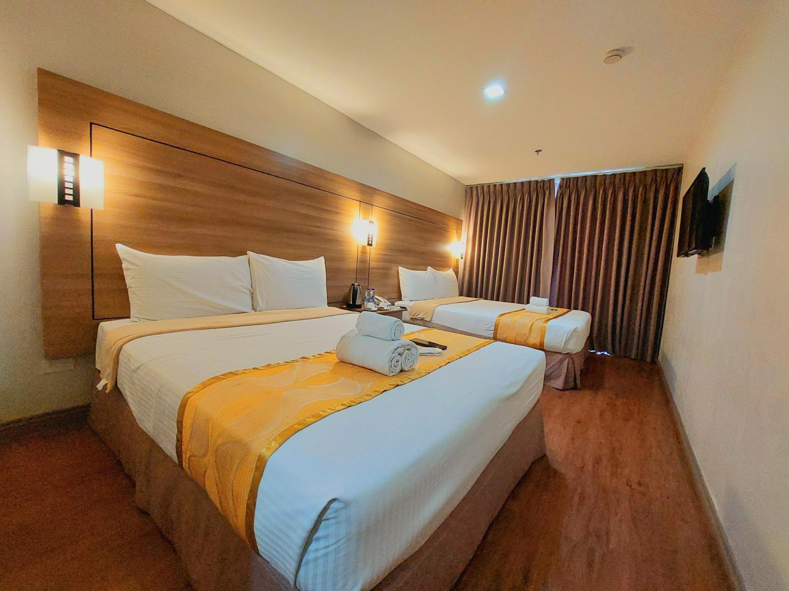 Deluxe Lake View Room