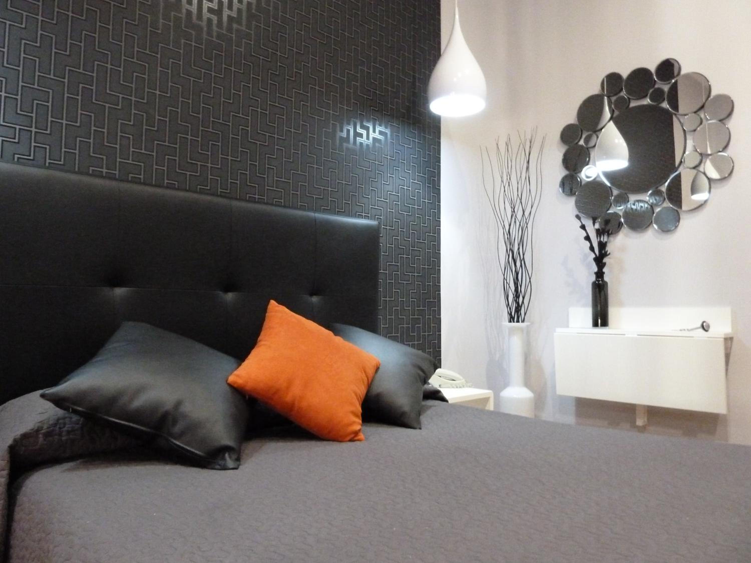 Small Double Room - Photo 9