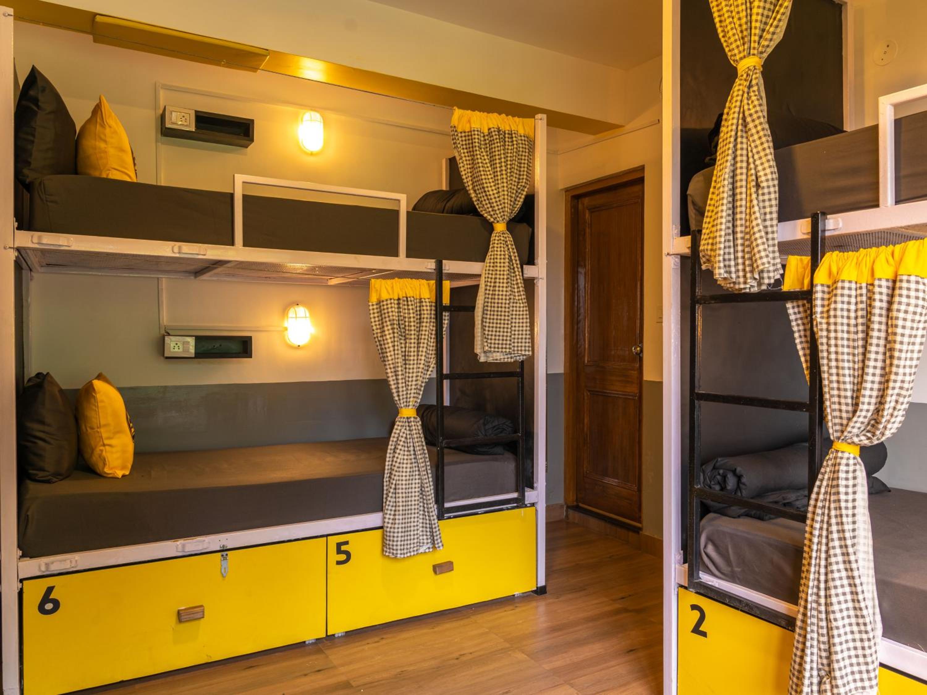 Bed in 6 Bed Mixed Dormitory x A Block photo 1