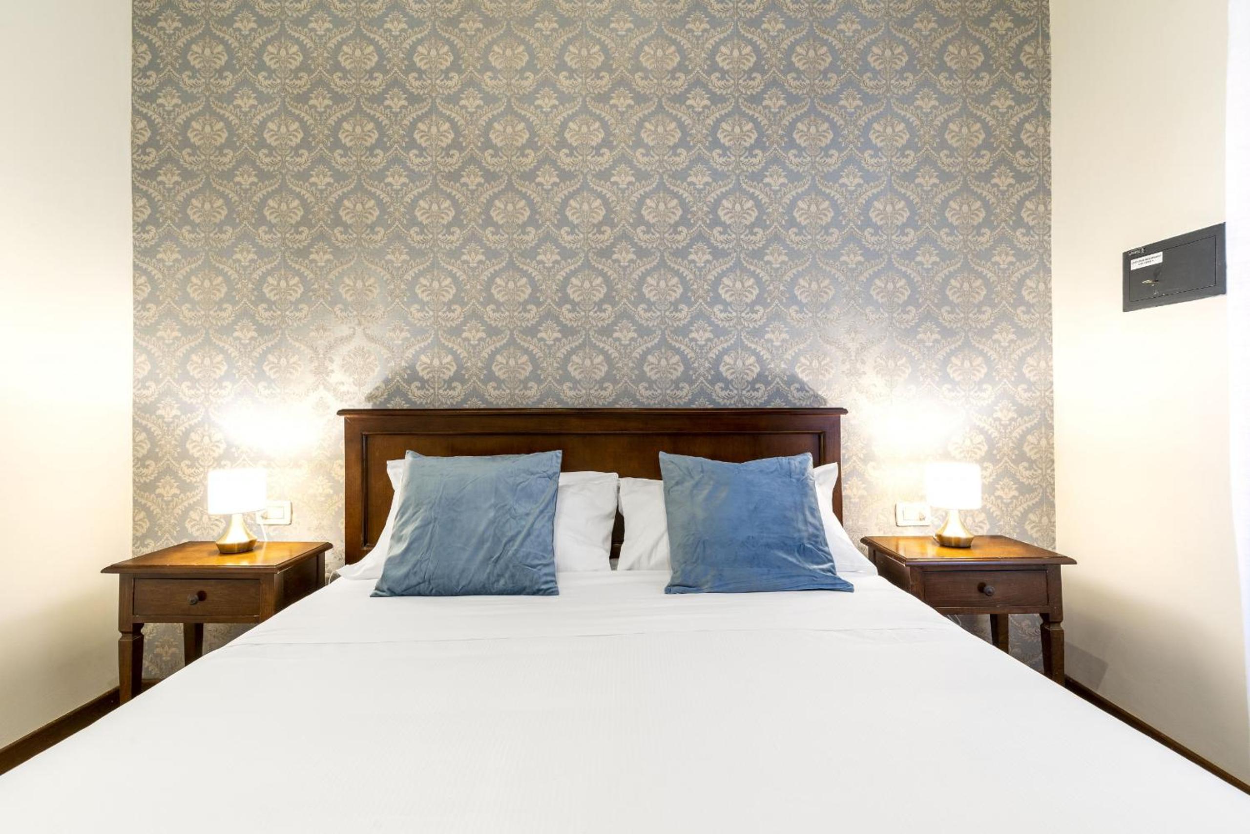 Double Room with Private Bathroom photo 3