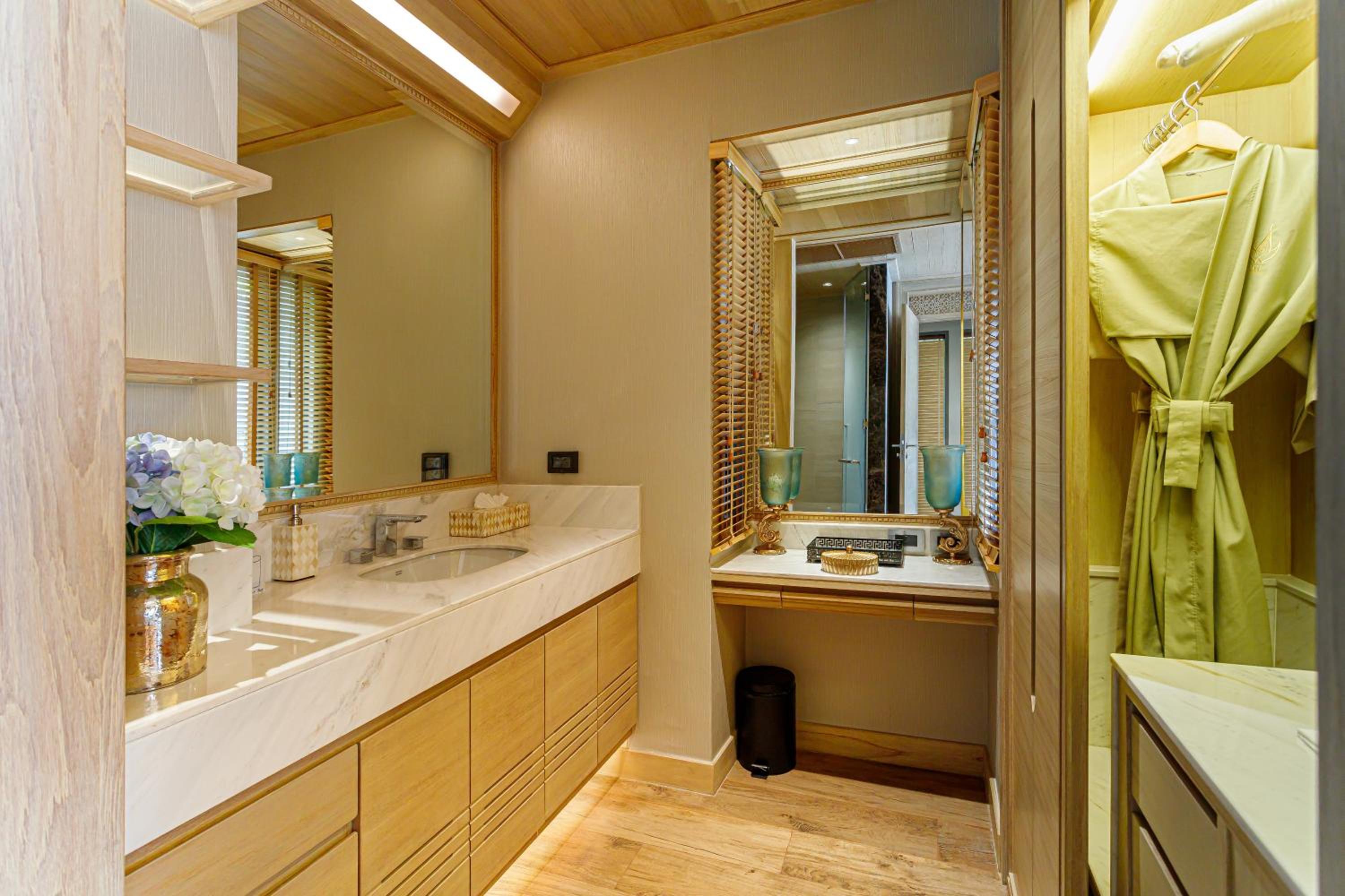 King Whirlpool Villa - Photo 17