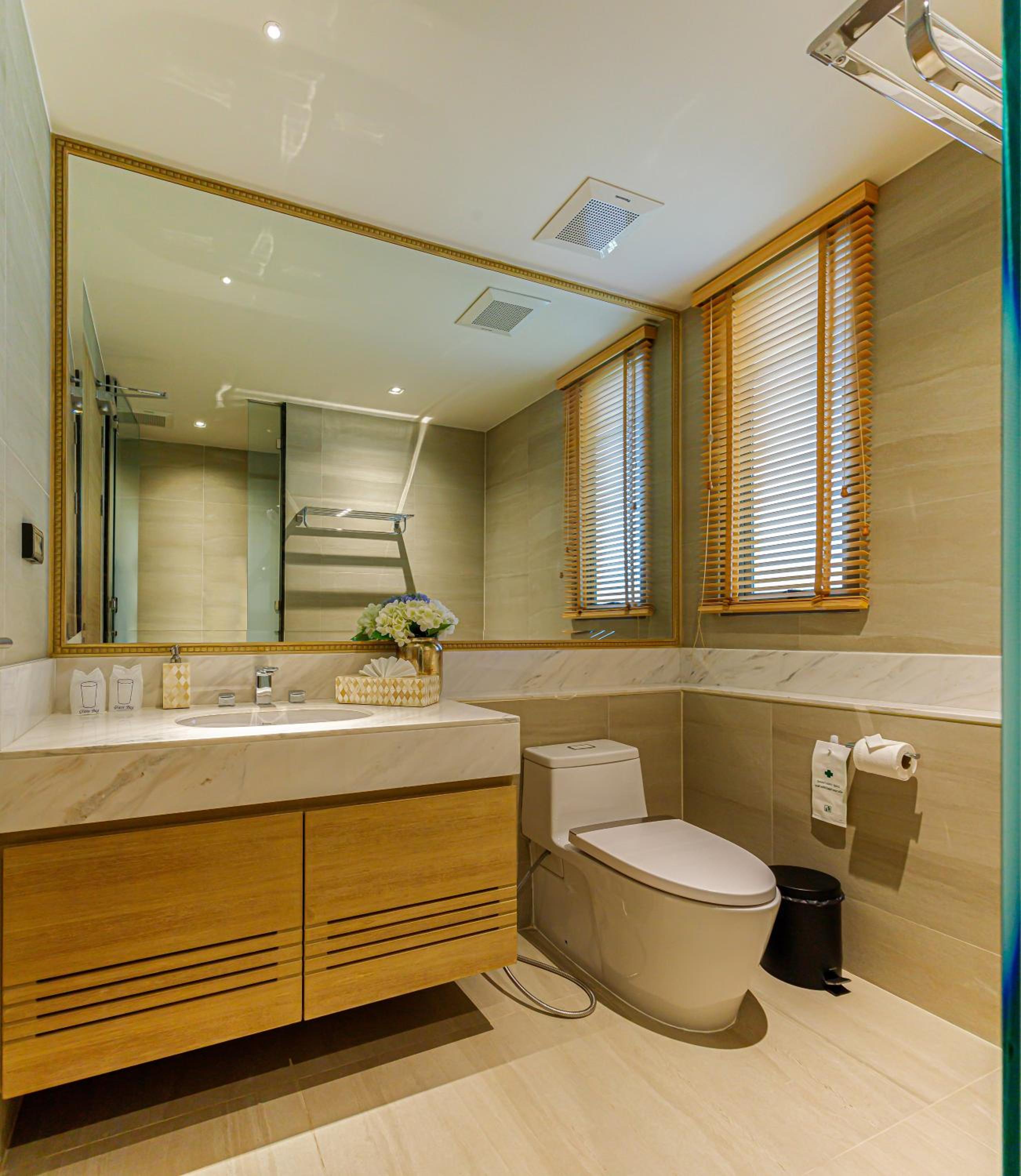 King Whirlpool Villa - Photo 2