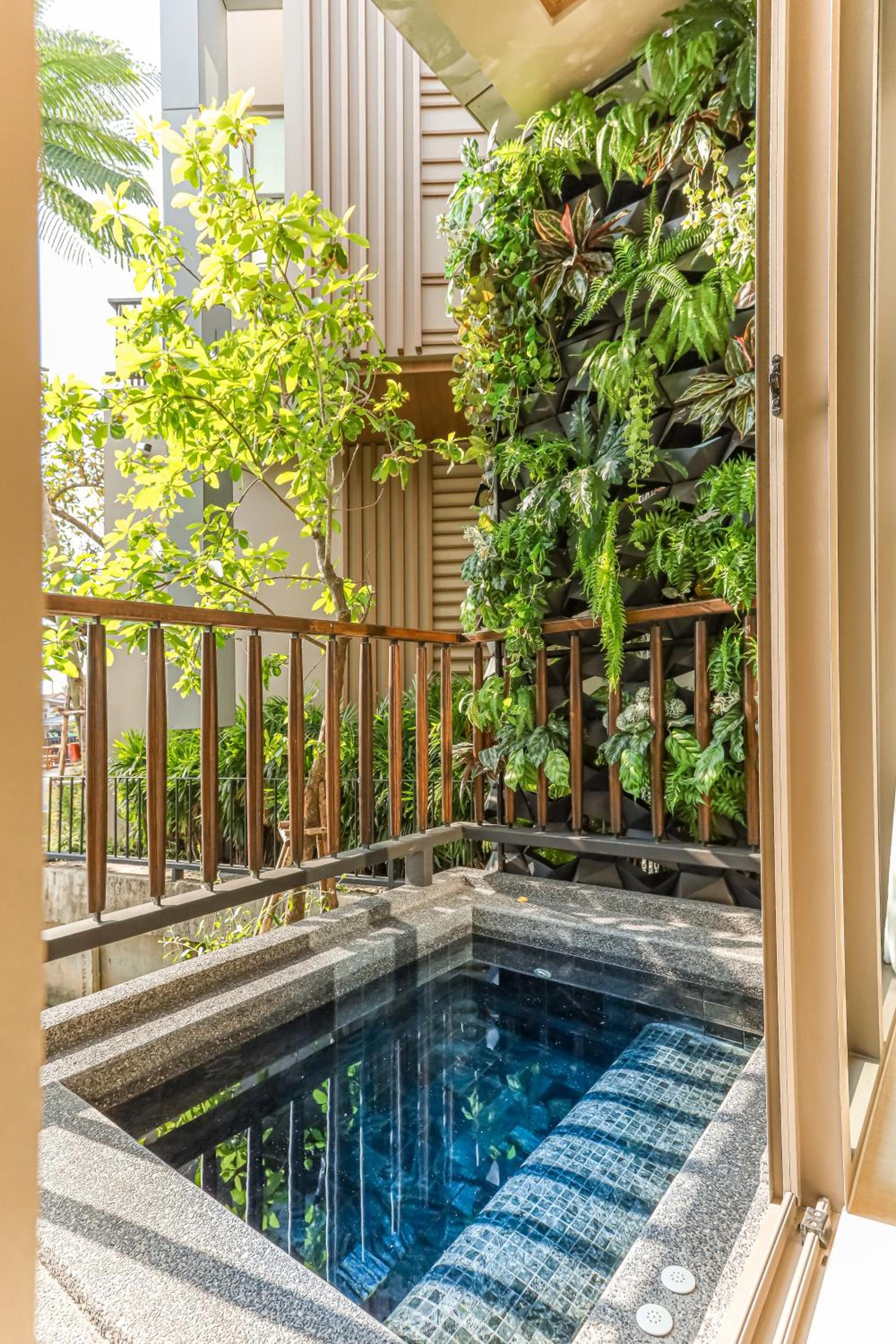 King Whirlpool Villa - Photo 18