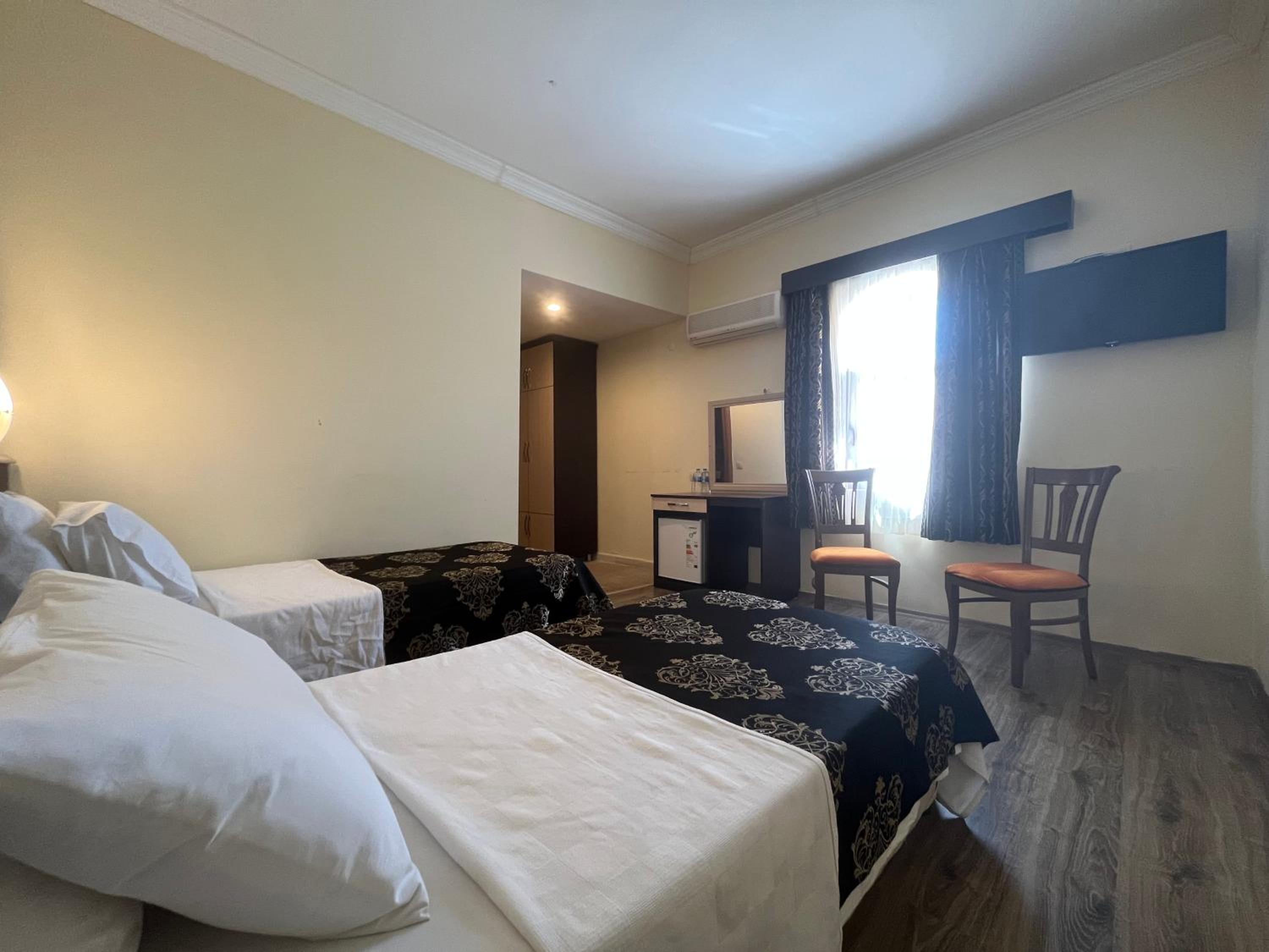 Standard Twin Room photo 3
