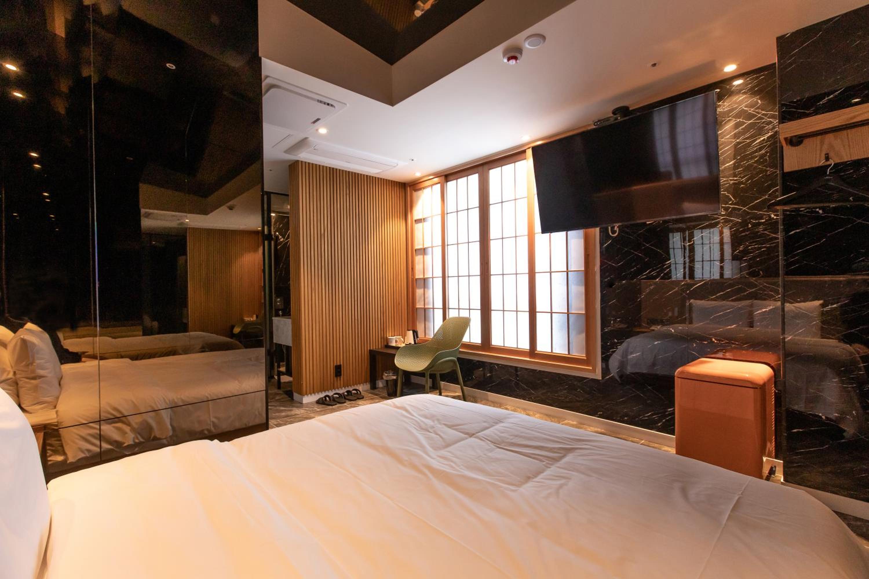 Superior Double Room - Photo 2