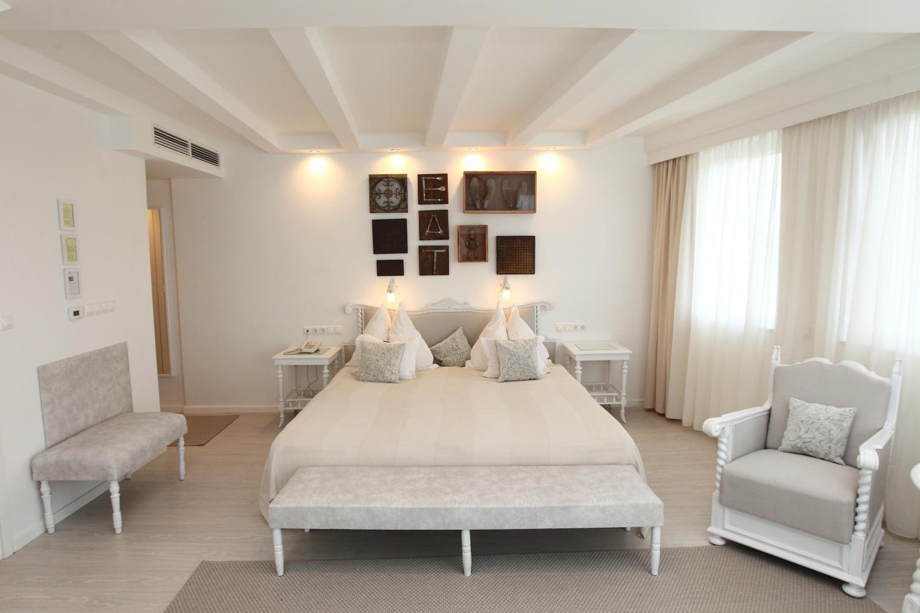 Family Room photo 2