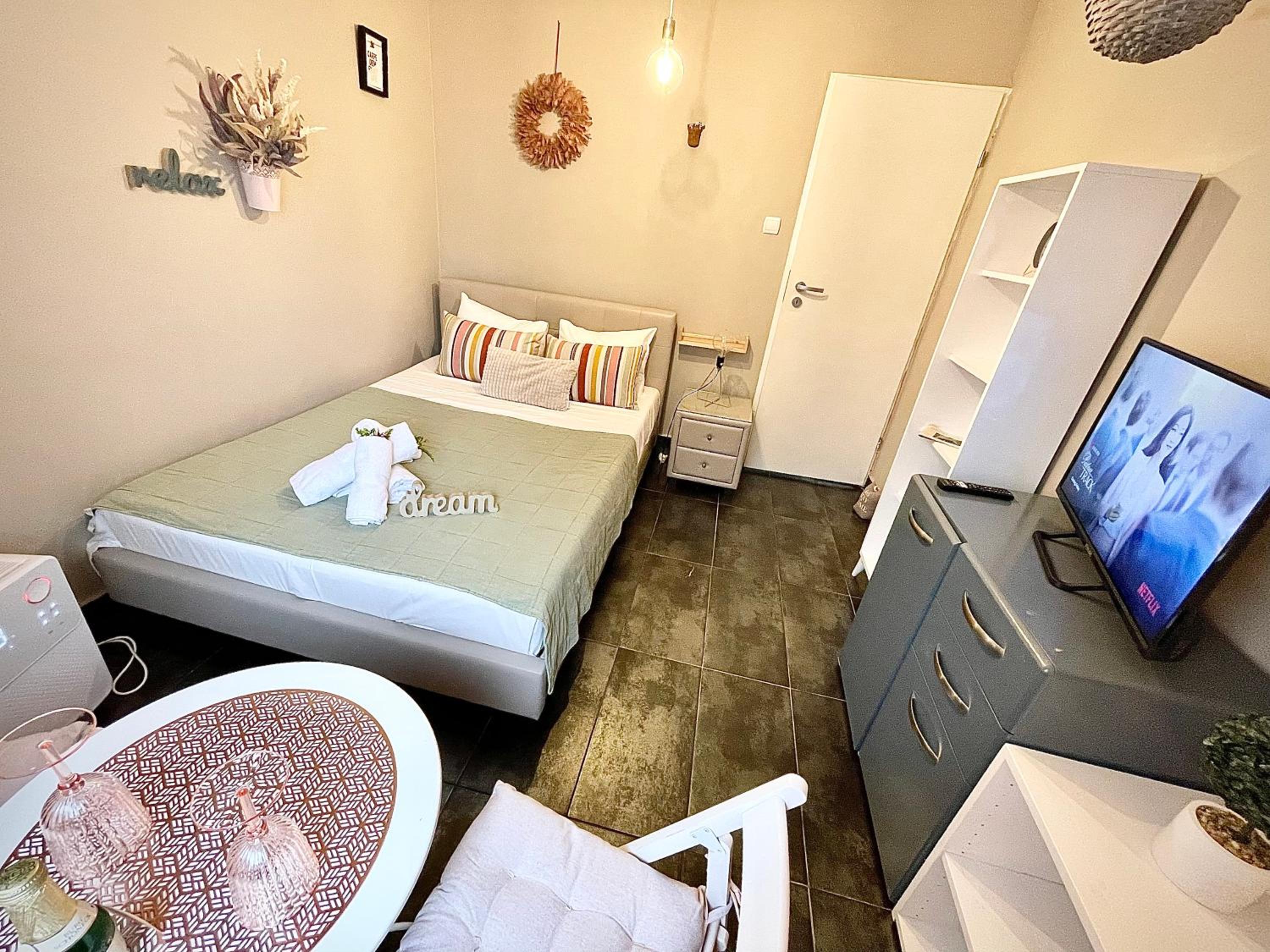 One-Bedroom Apartment - Photo 23