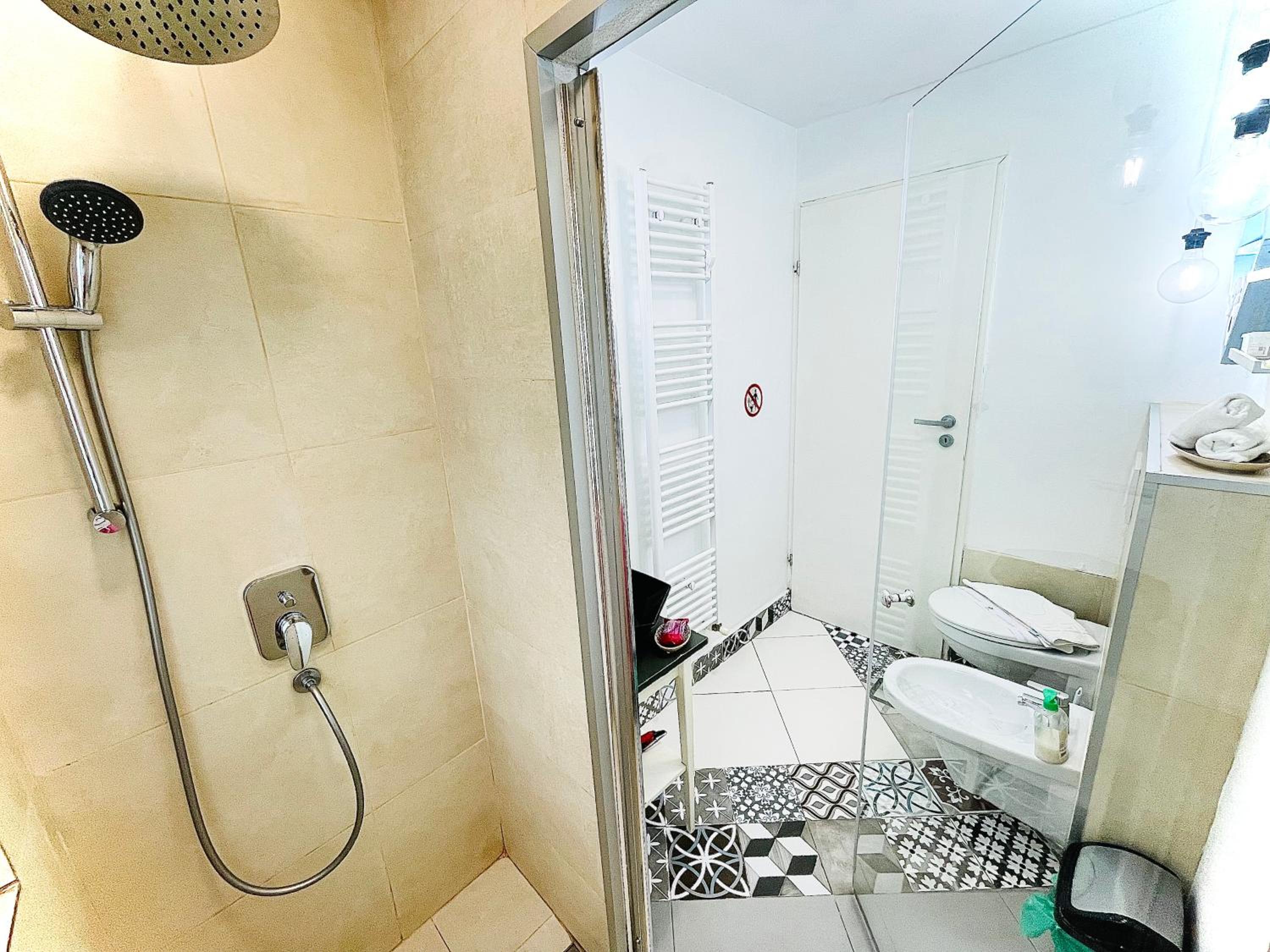 One-Bedroom Apartment - Photo 29