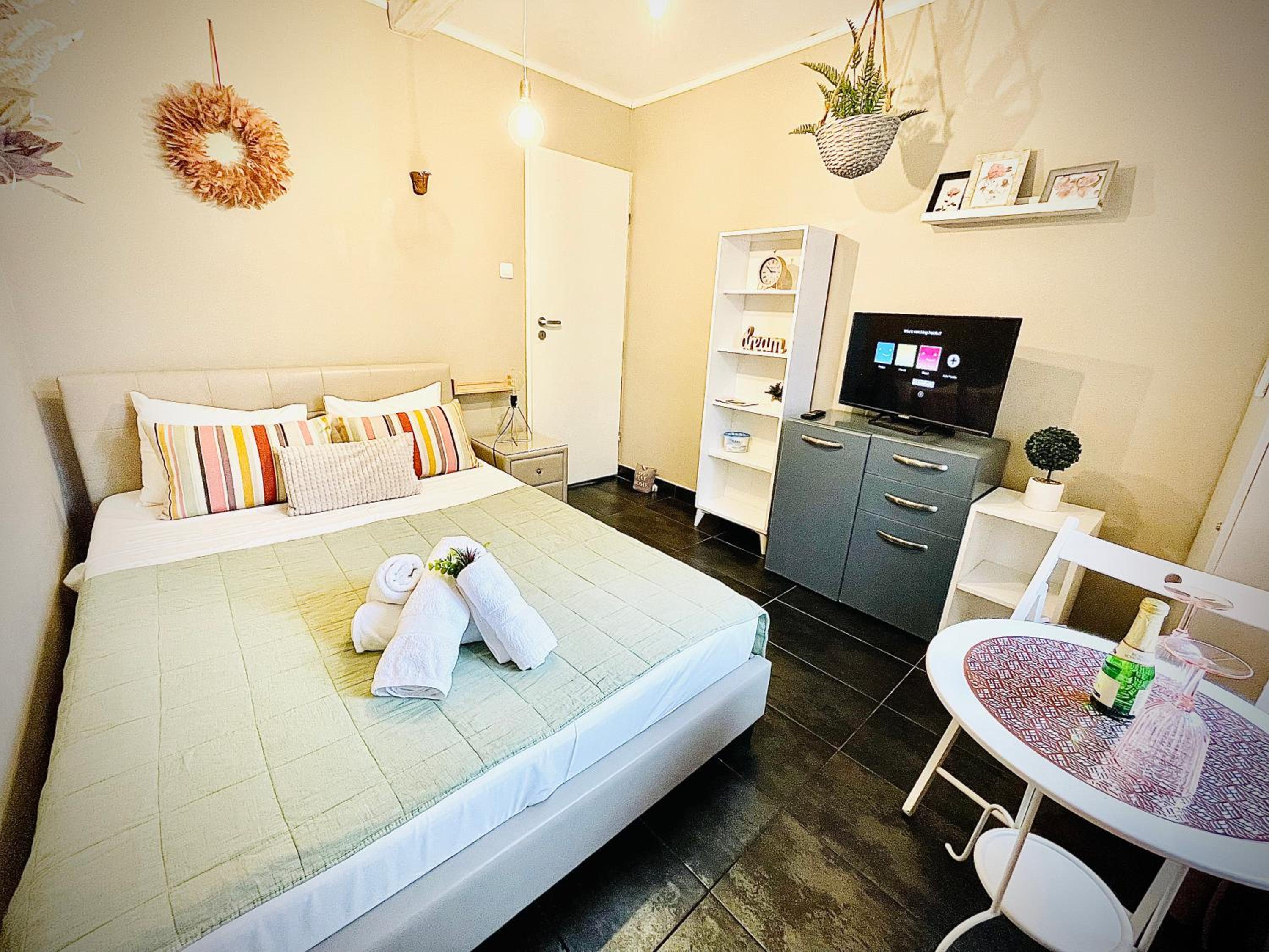 One-Bedroom Apartment - Photo 31