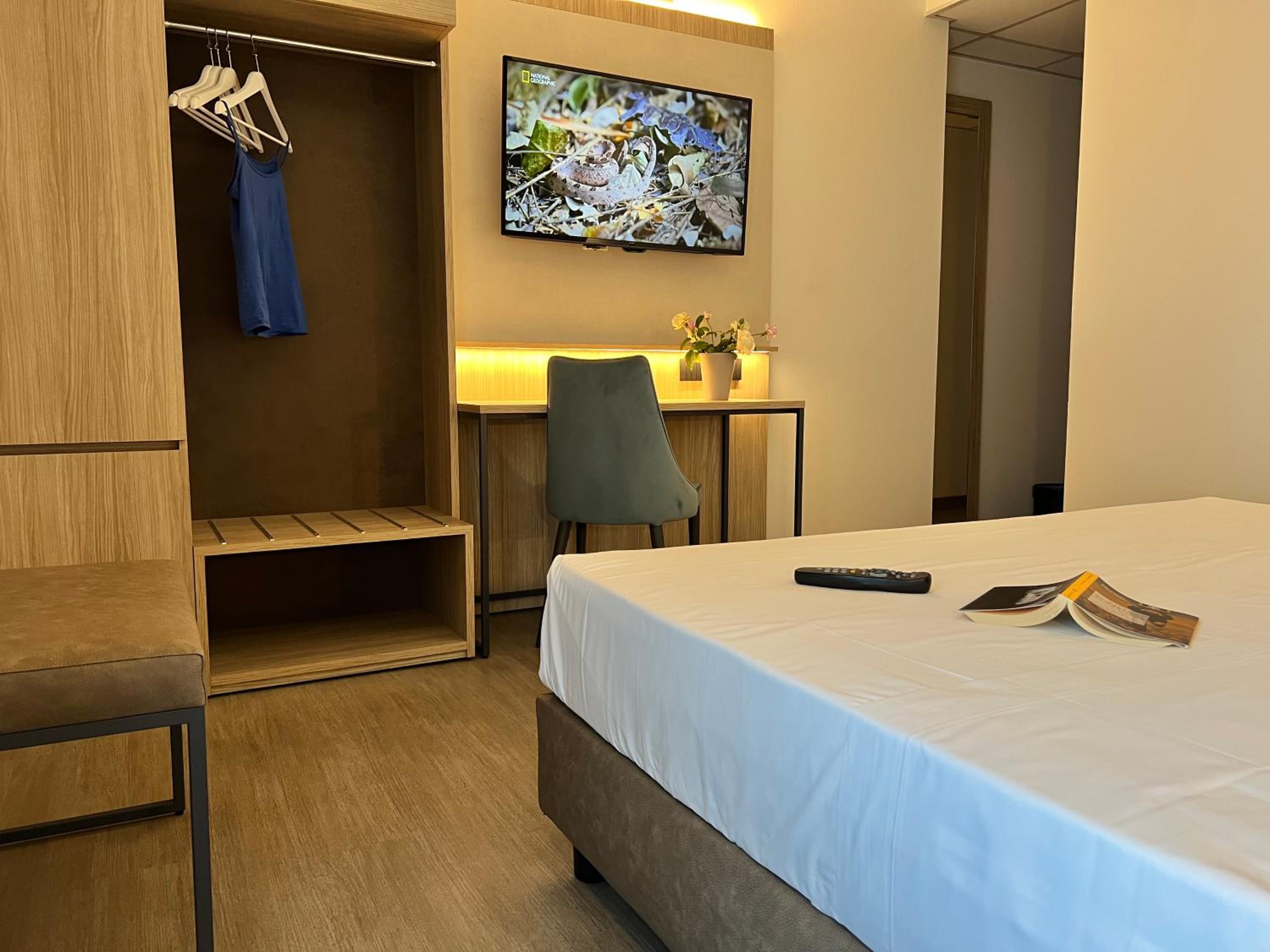 Deluxe Double Room - Photo 3