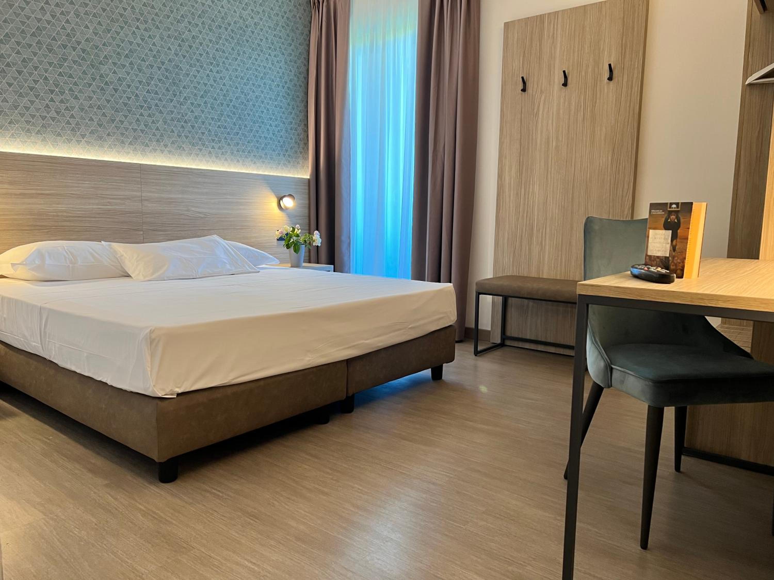 Deluxe Double Room - Photo 5