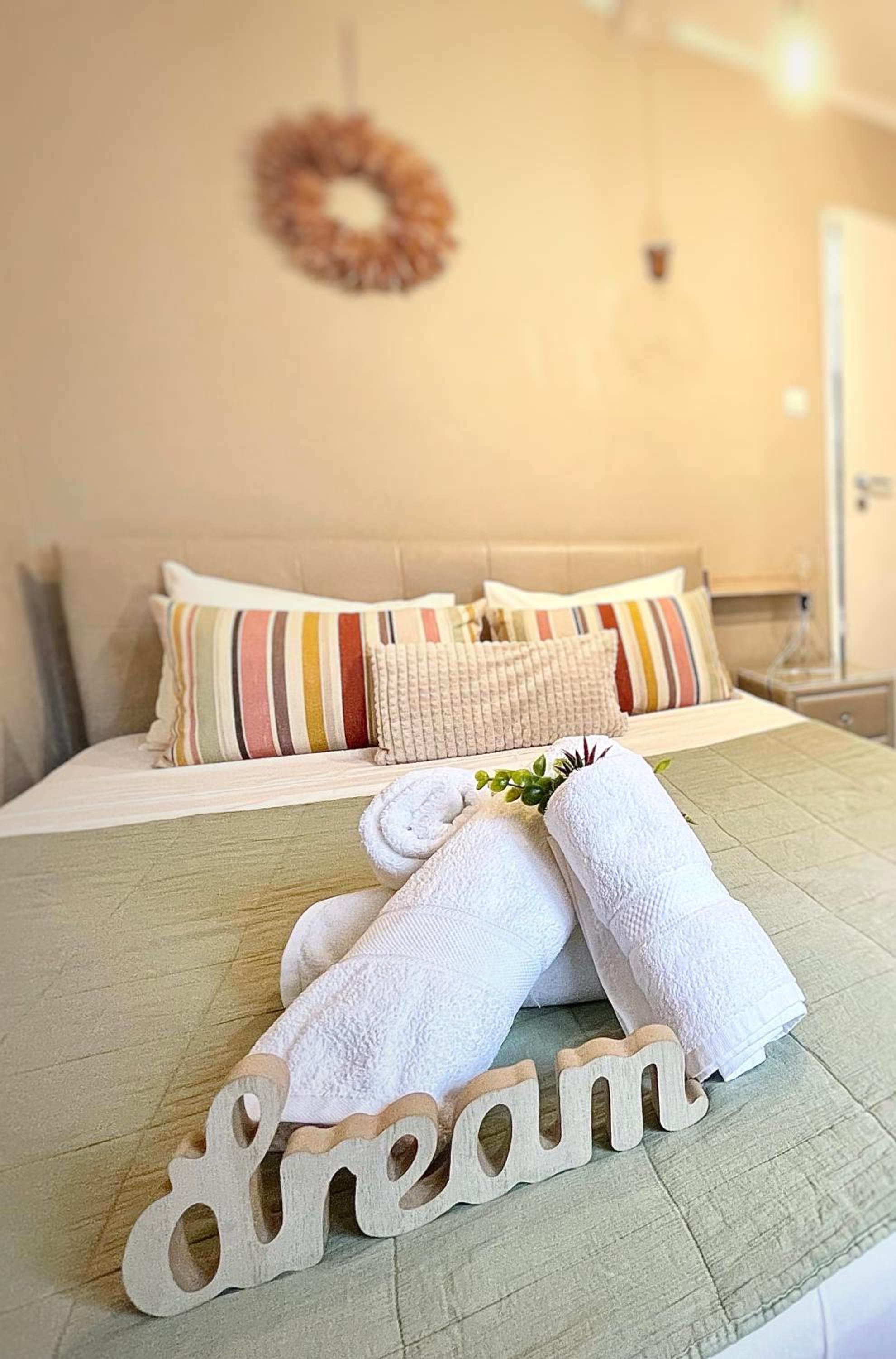 One-Bedroom Apartment - Photo 1
