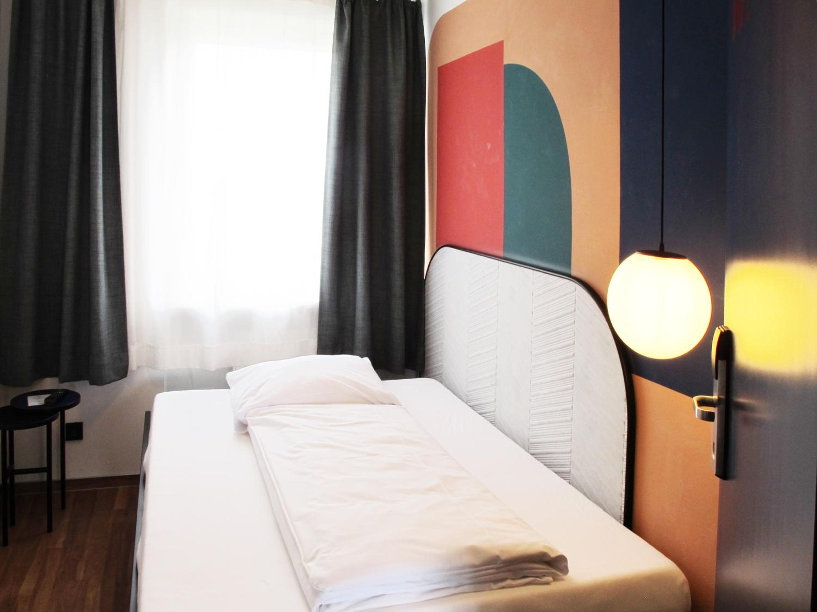 Single Room with Shared Bathroom
