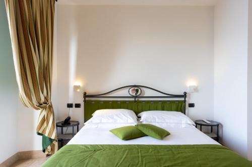 Superior Double or Twin Room with Terrace photo 3