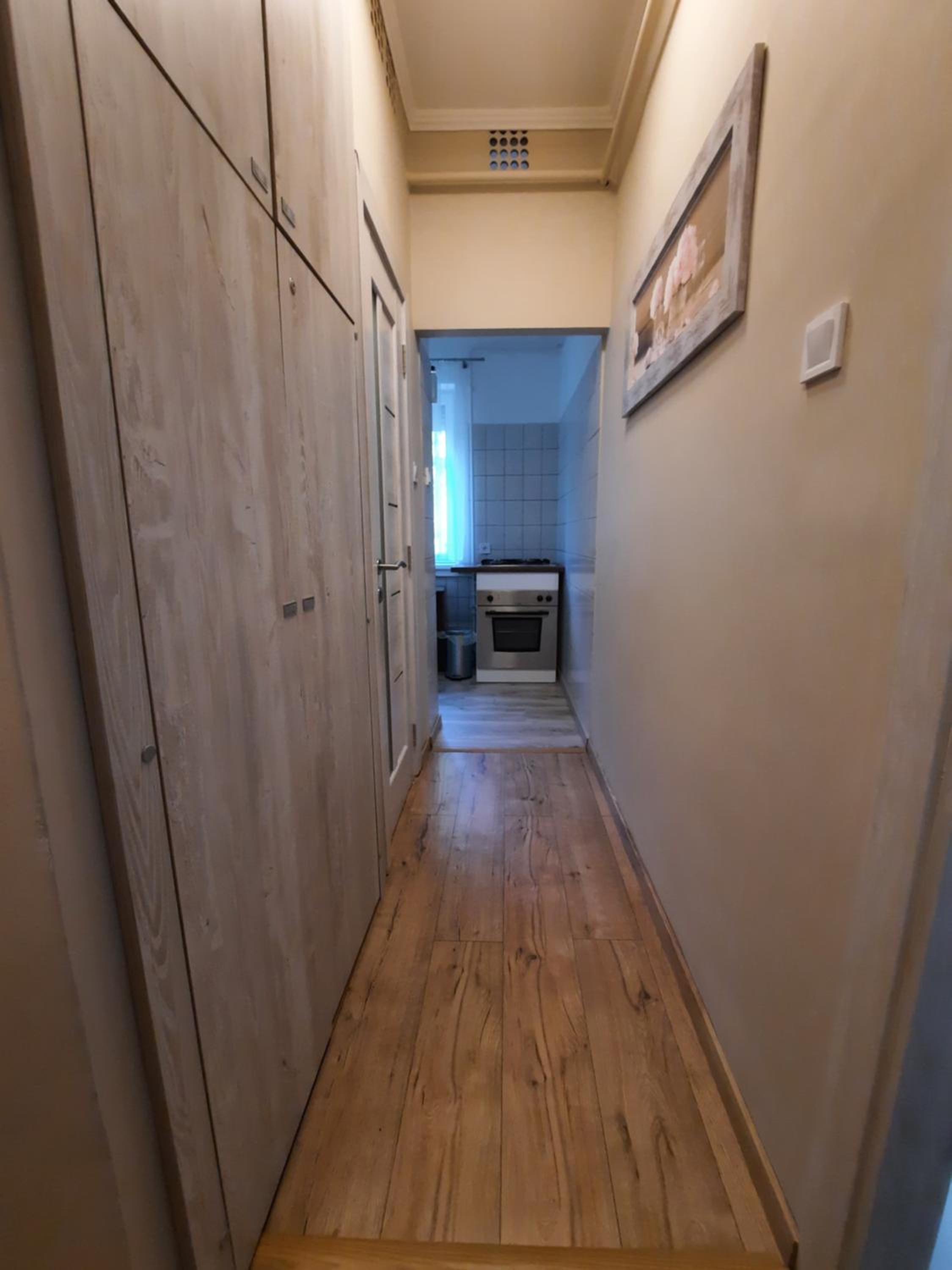 One-Bedroom Apartment - Photo 3