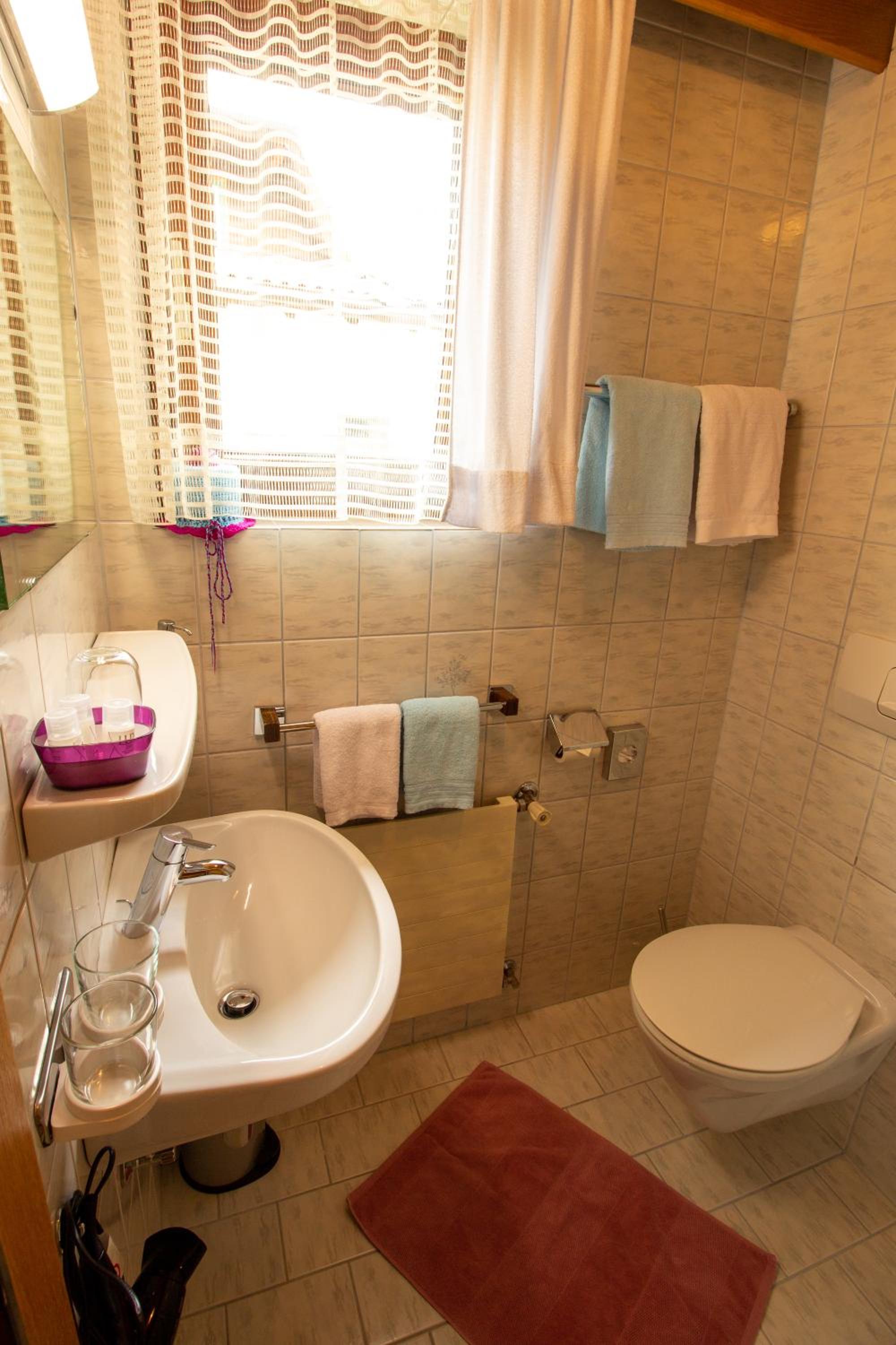 Triple Room with Shower photo 3