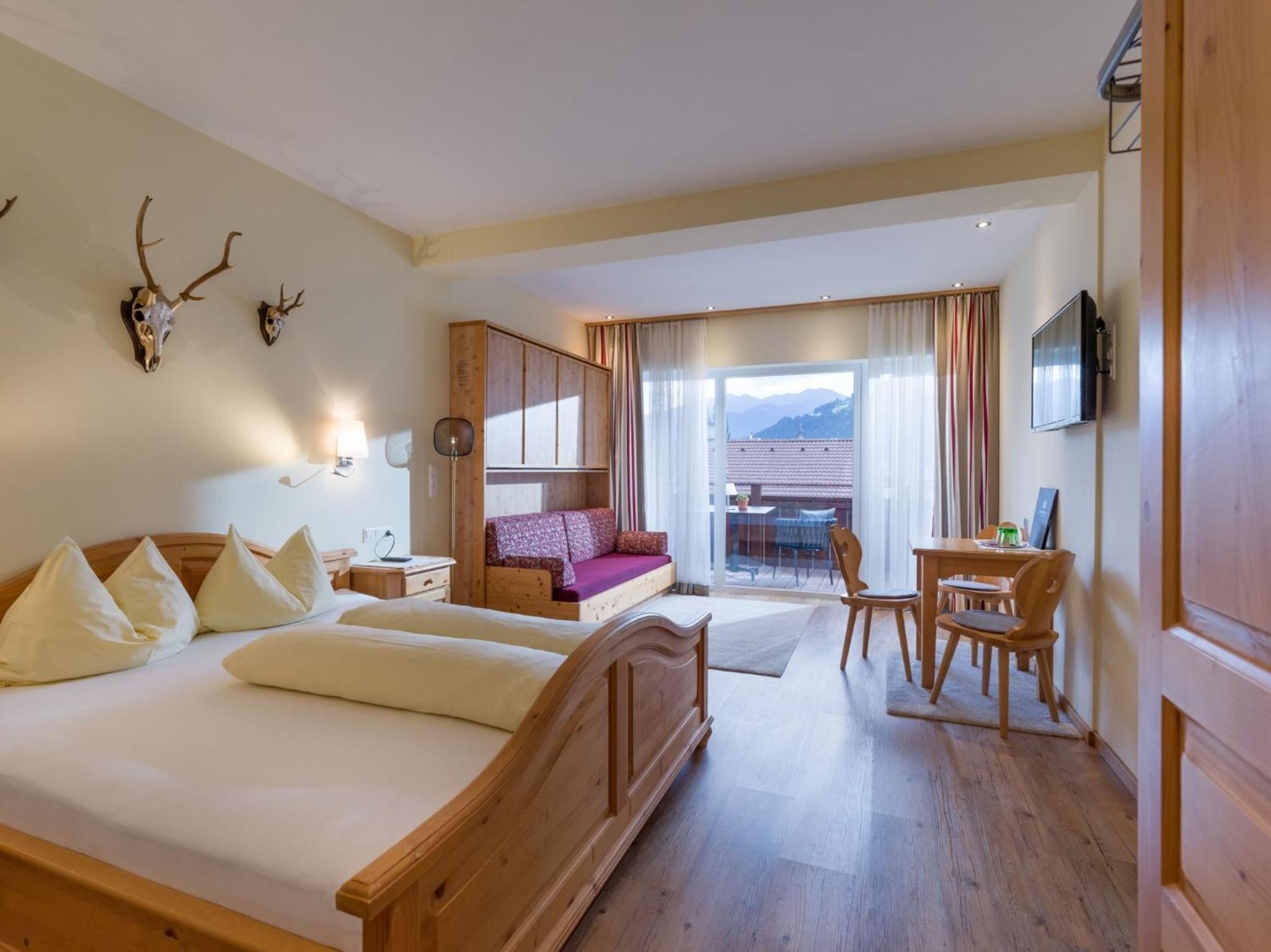 Double or Twin Room with Balcony photo 3