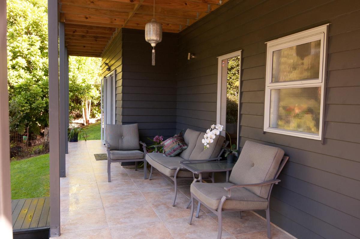 Deluxe Queen Room with Private Adjacent Bathroom and Balcony - Garden photo 1