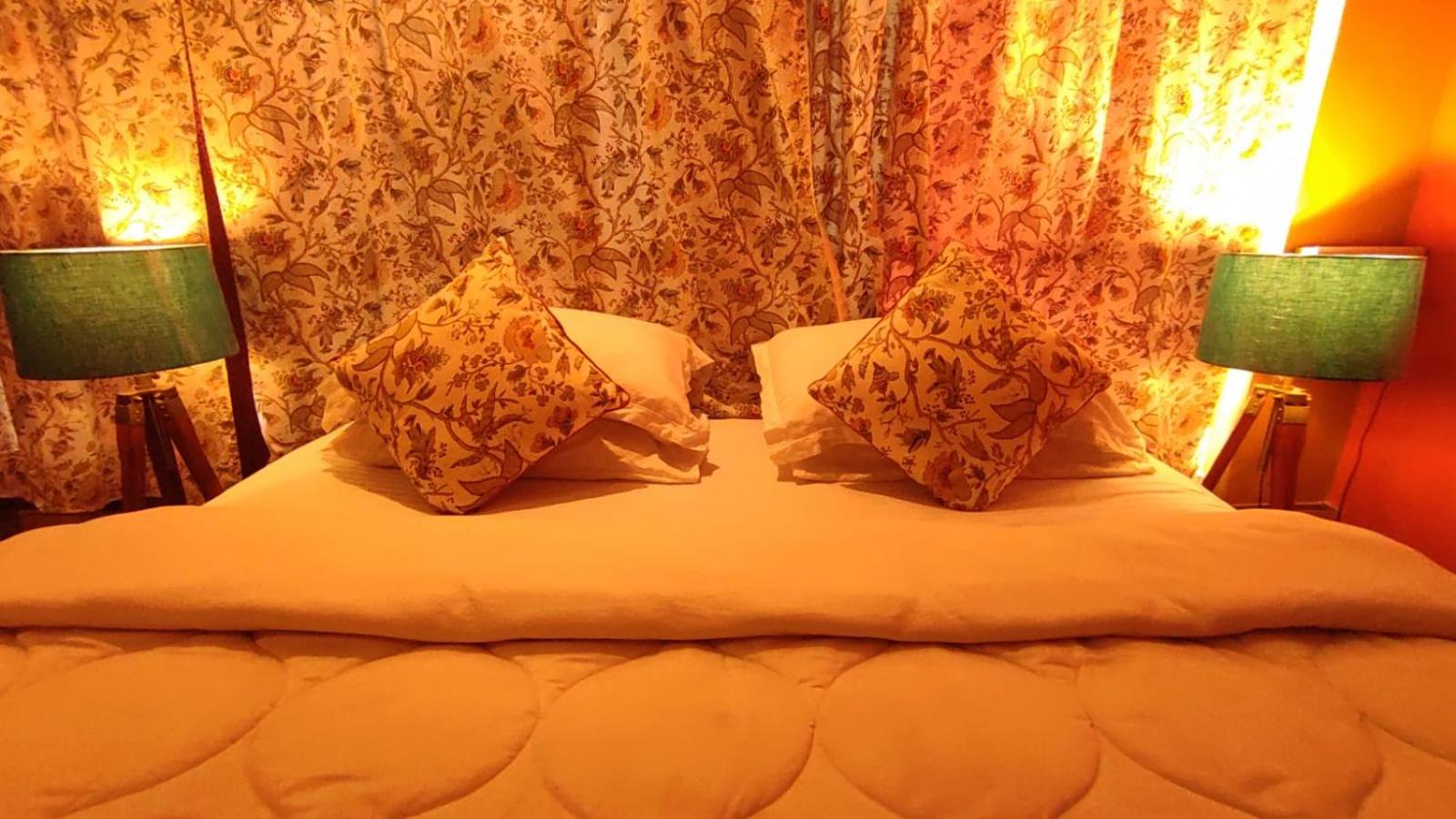Deluxe Double Room - Photo 21
