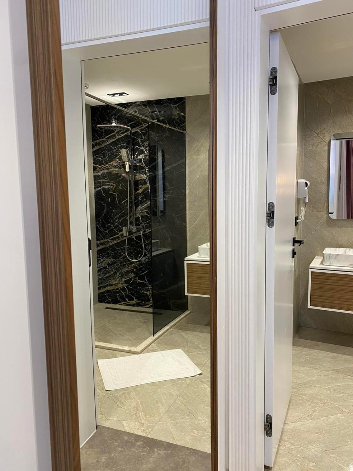 Deluxe Triple Room with Sea View - Photo 3