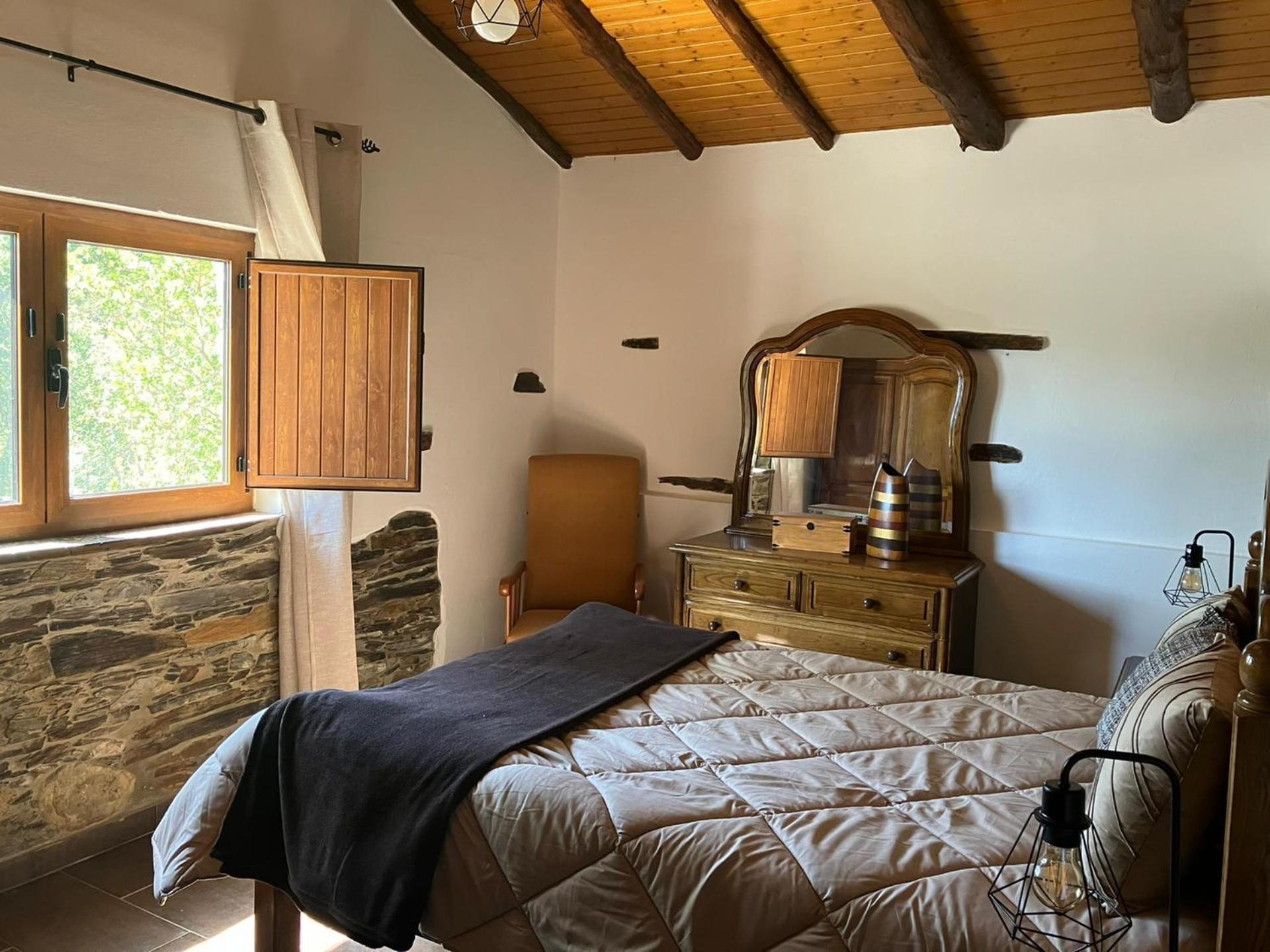 Two-Bedroom House - Photo 1