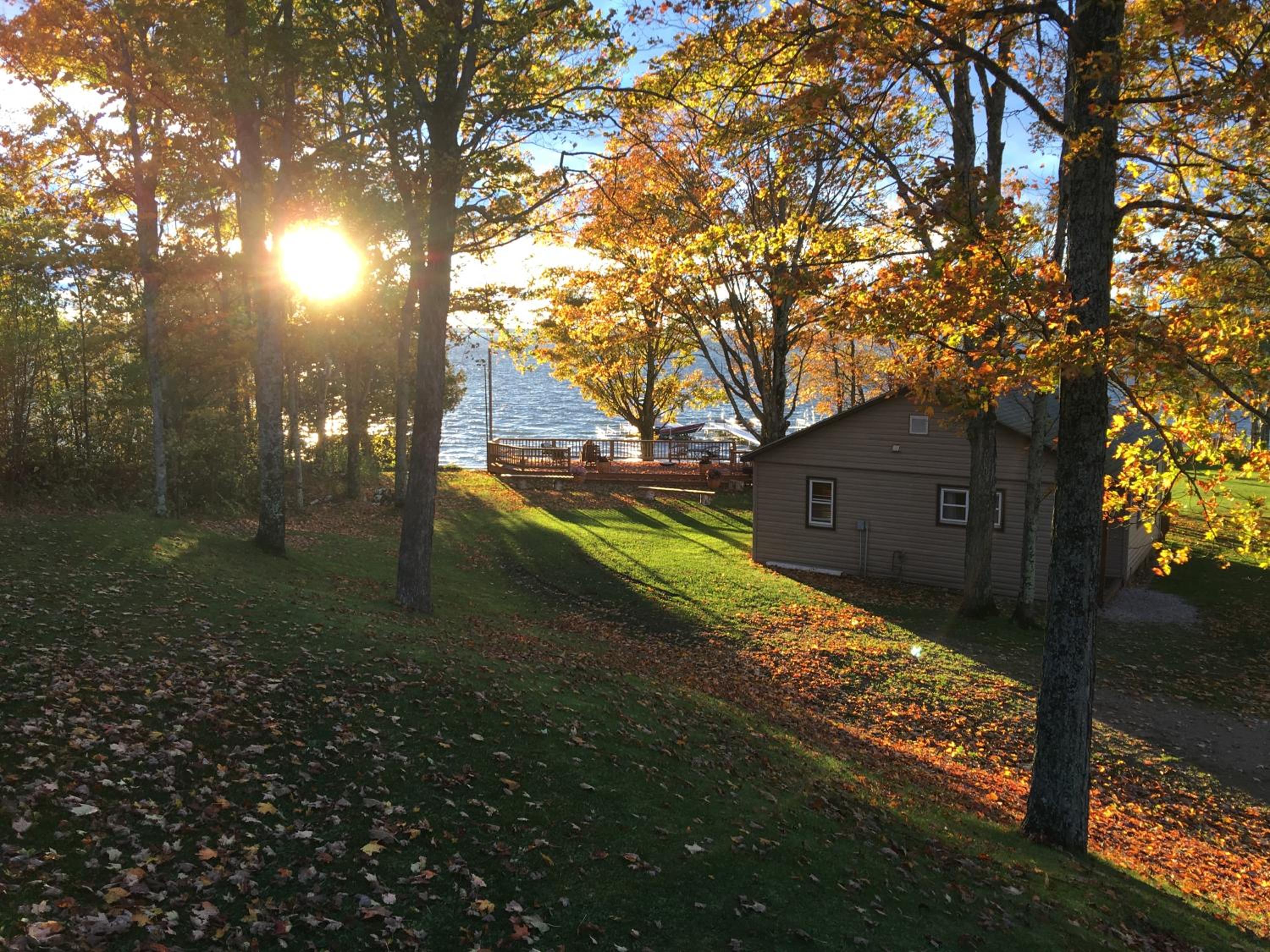 Family Room with Lake View photo 2