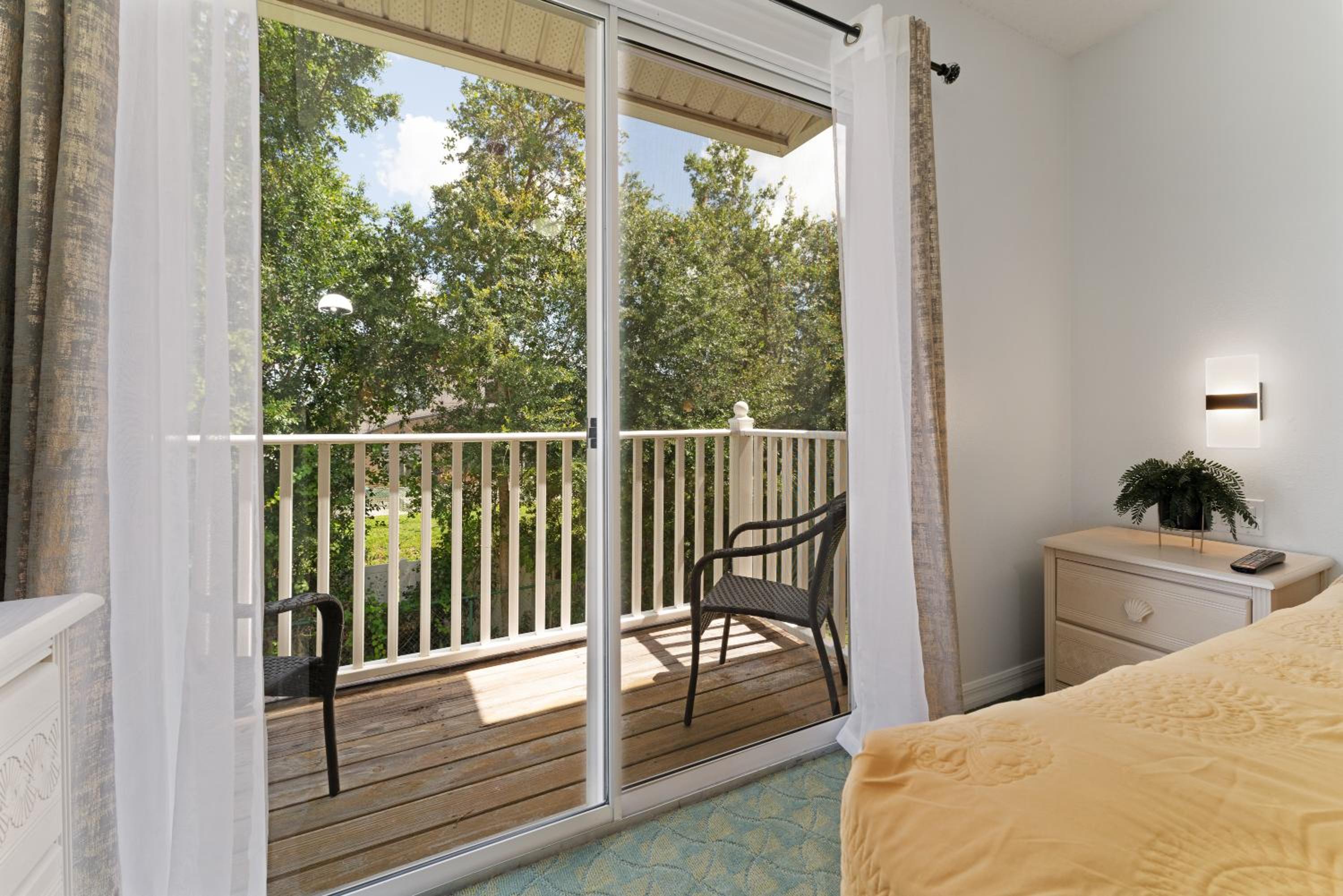 Three-Bedroom House - Photo 7