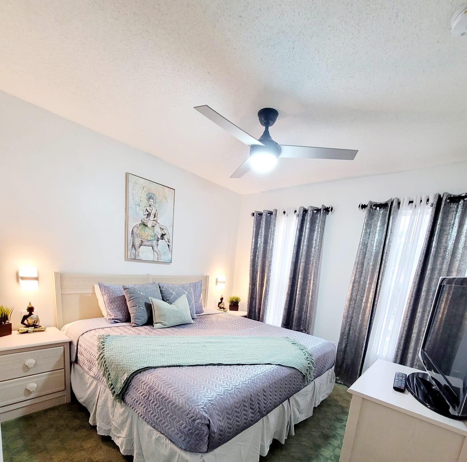 Three-Bedroom House - Photo 5