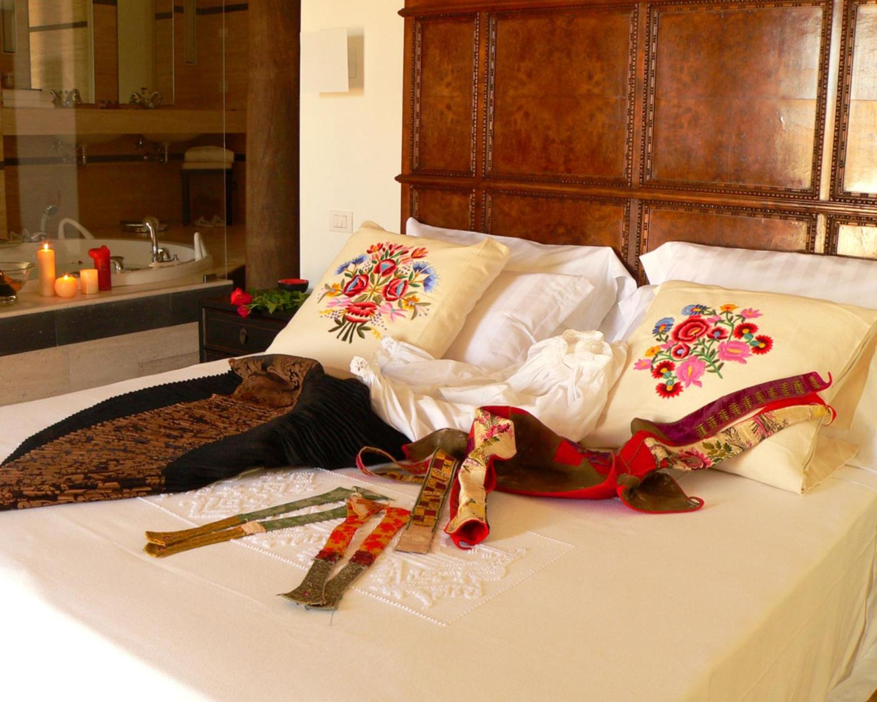 Queen Suite with Spa Bath - Photo 1