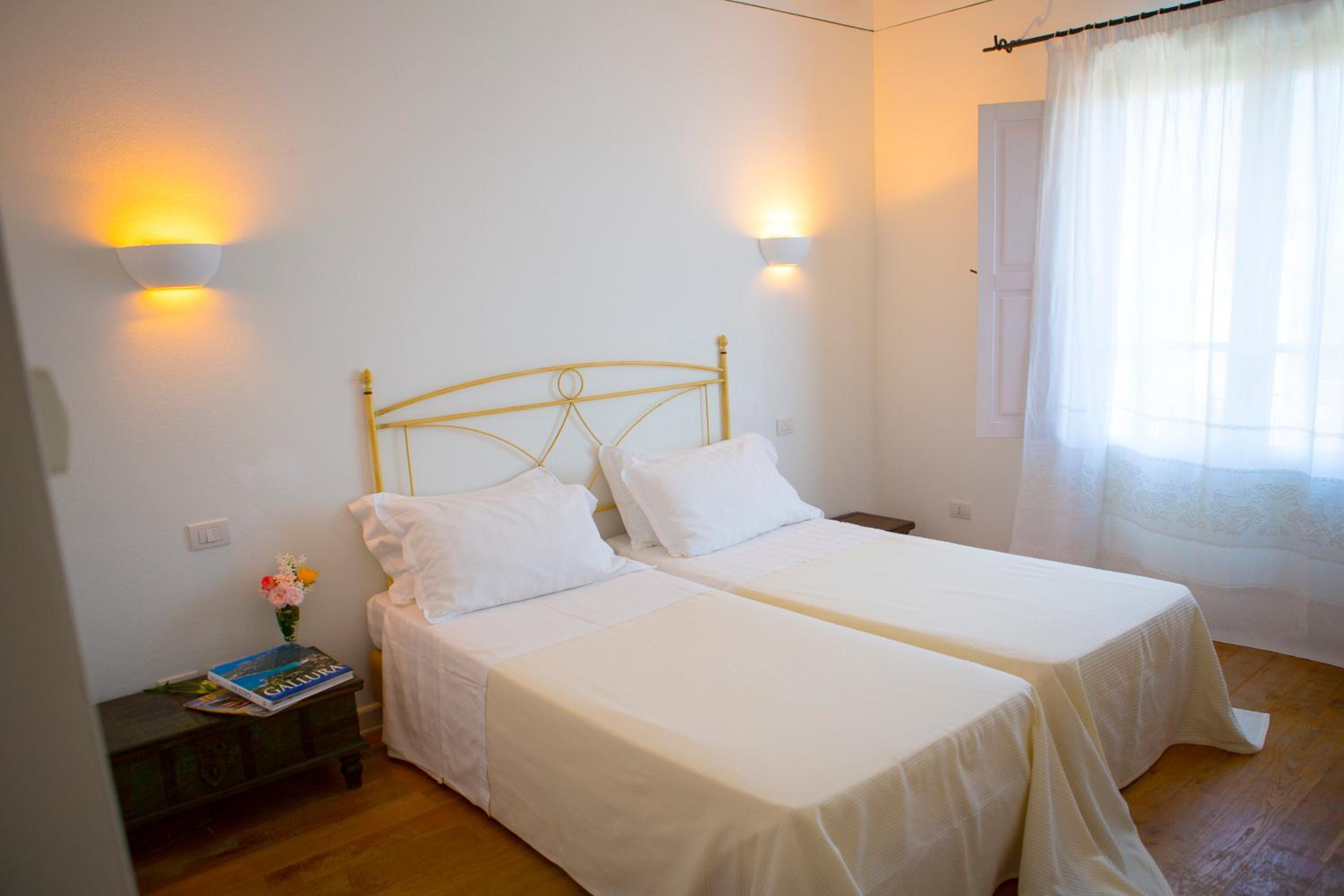 Double or Twin Room - Photo 4