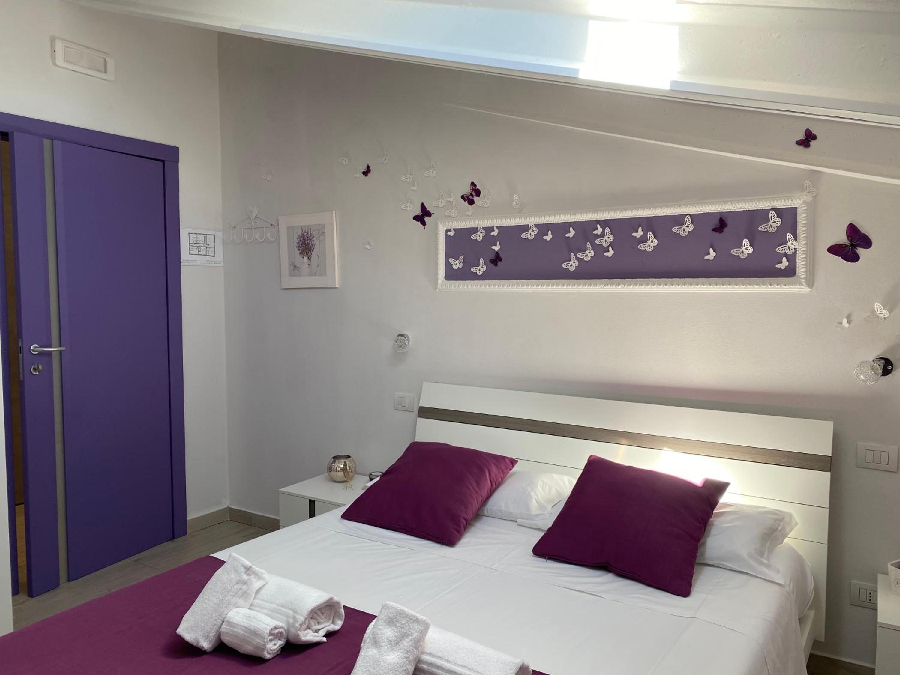 Double Room - Photo 18