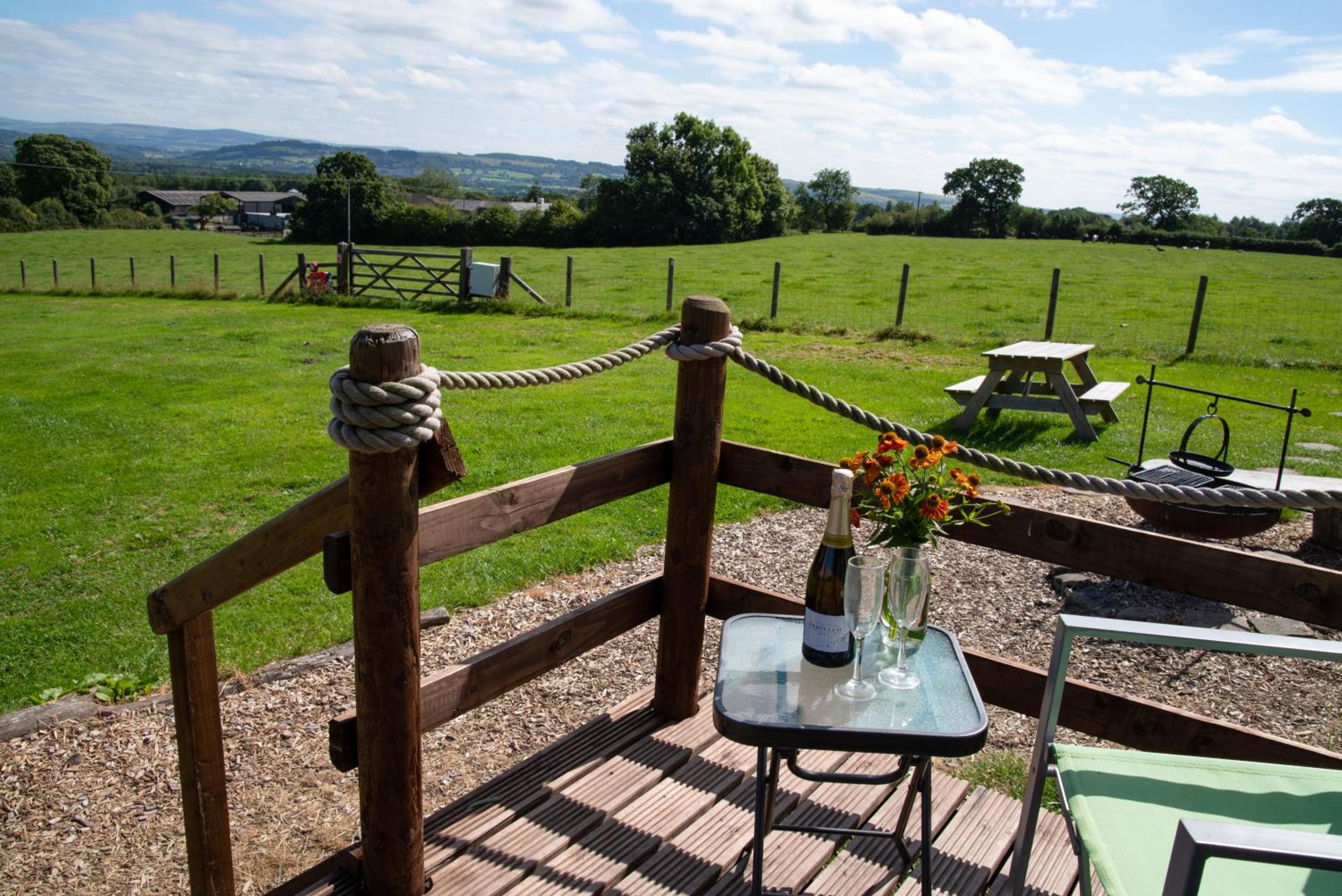 Mayflower Yurt - Photo 2