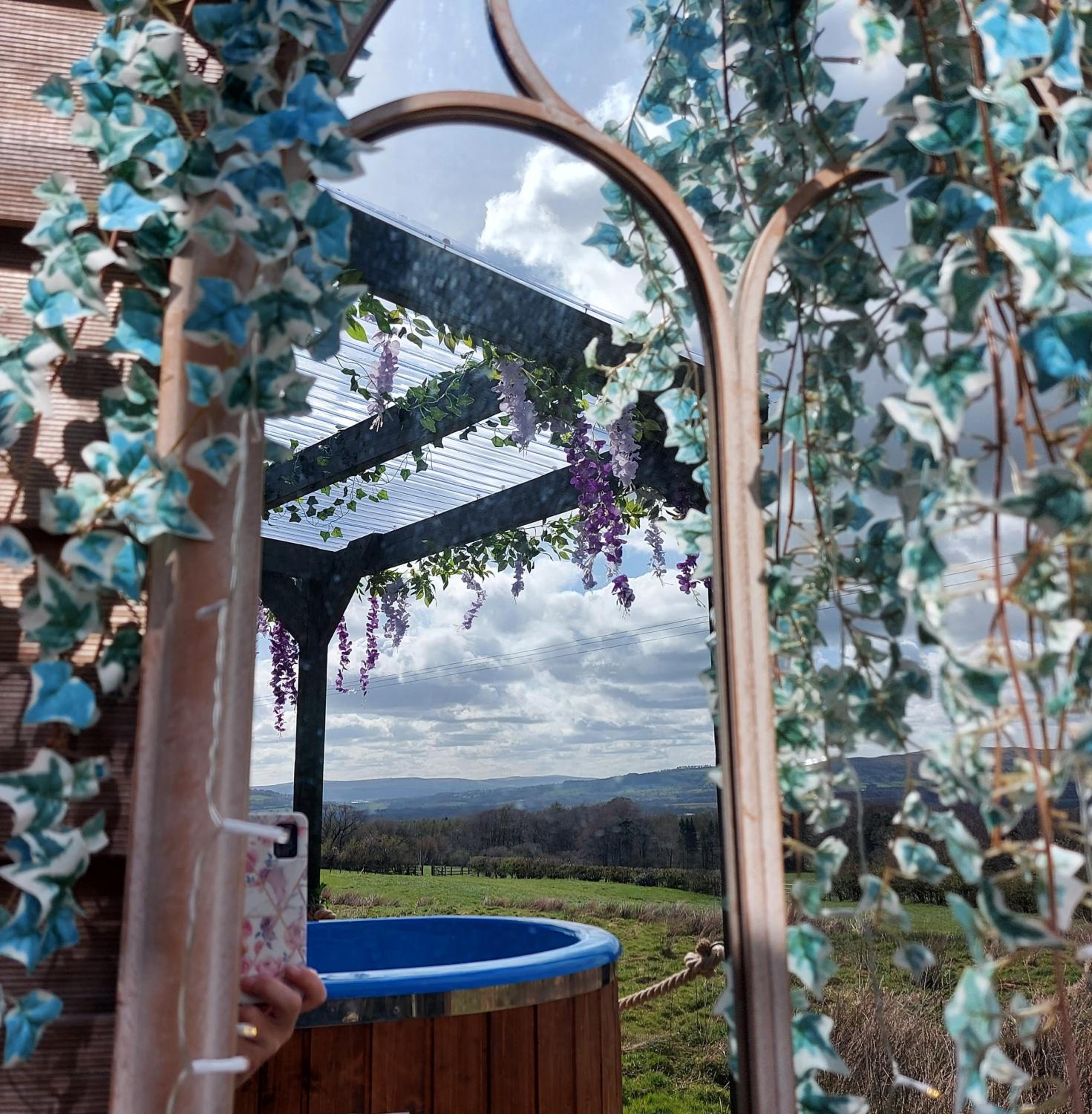 Bluebell Shepherds Hut - Photo 9