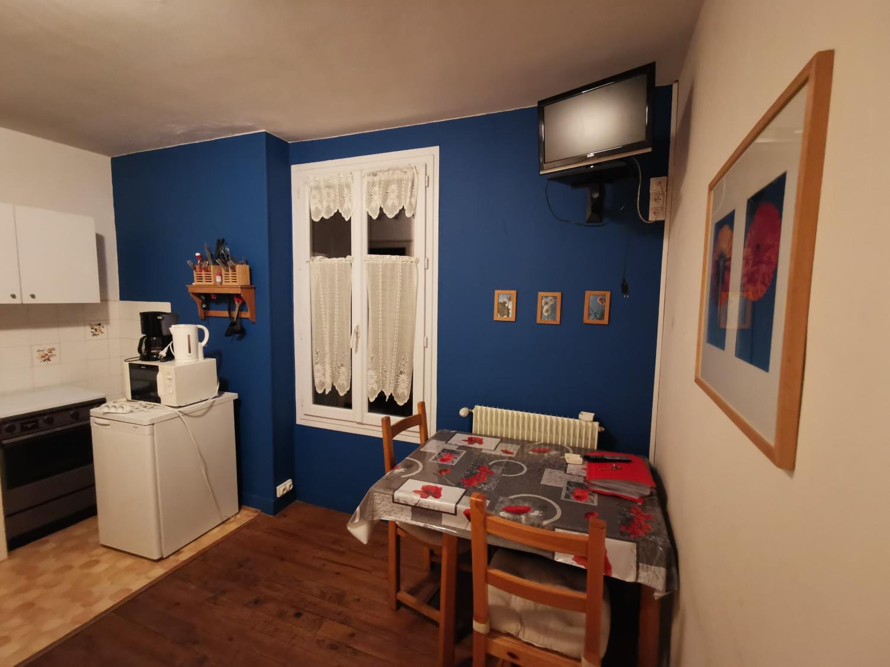 Studio Apartment