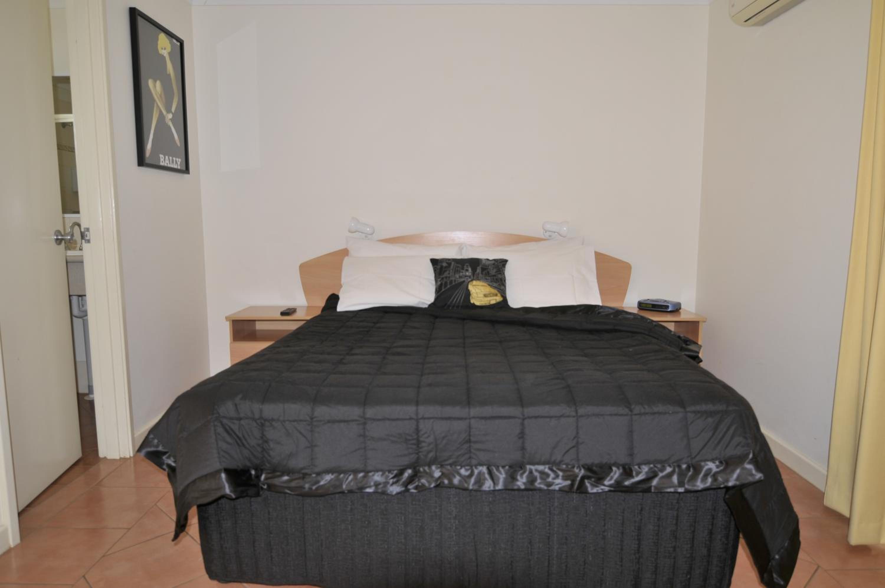 Queen Room photo 3